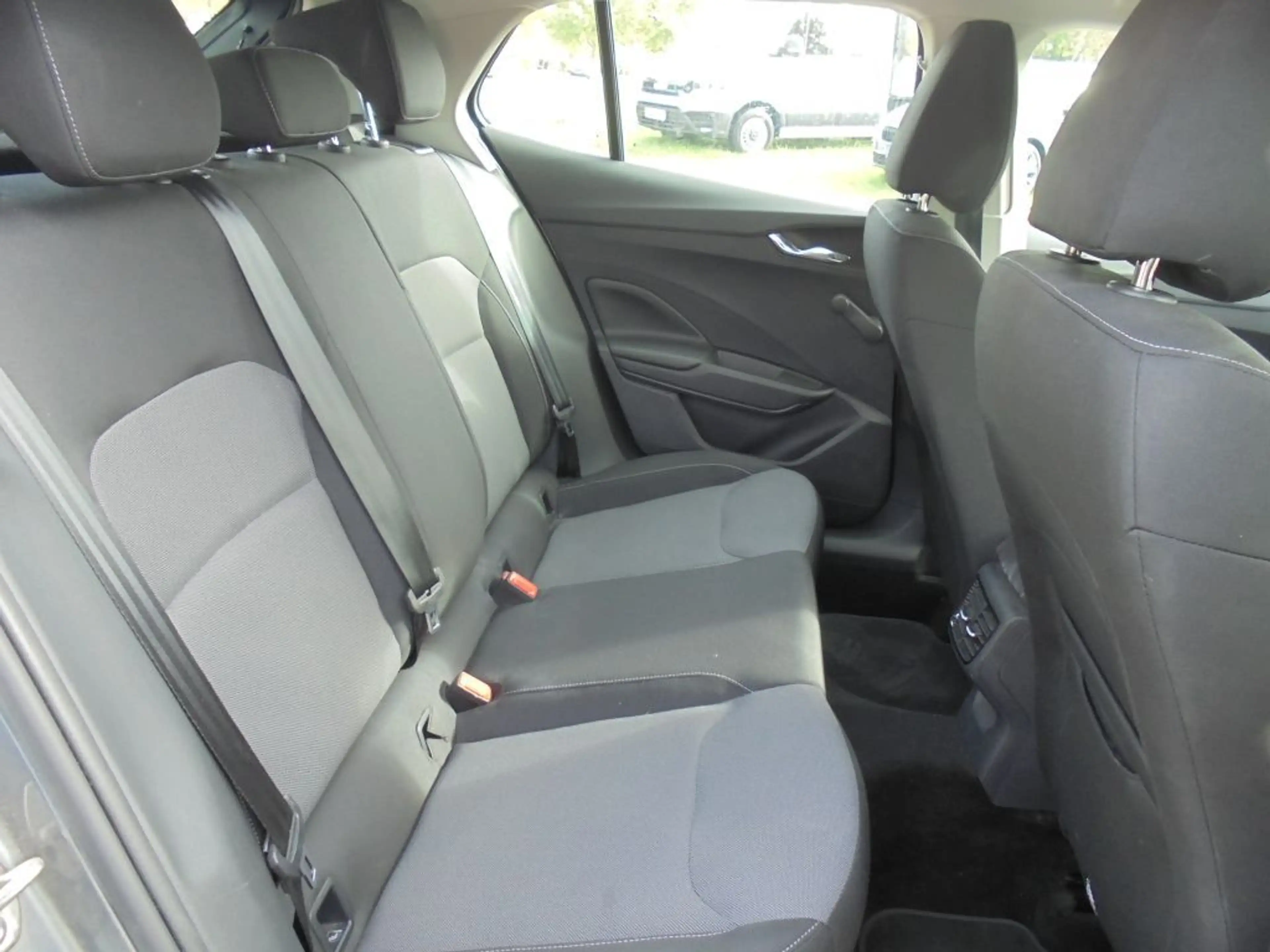 Skoda Fabia 1.0 MPI Ambition+PDC+Sitzheizung+Smartlink — photo 6