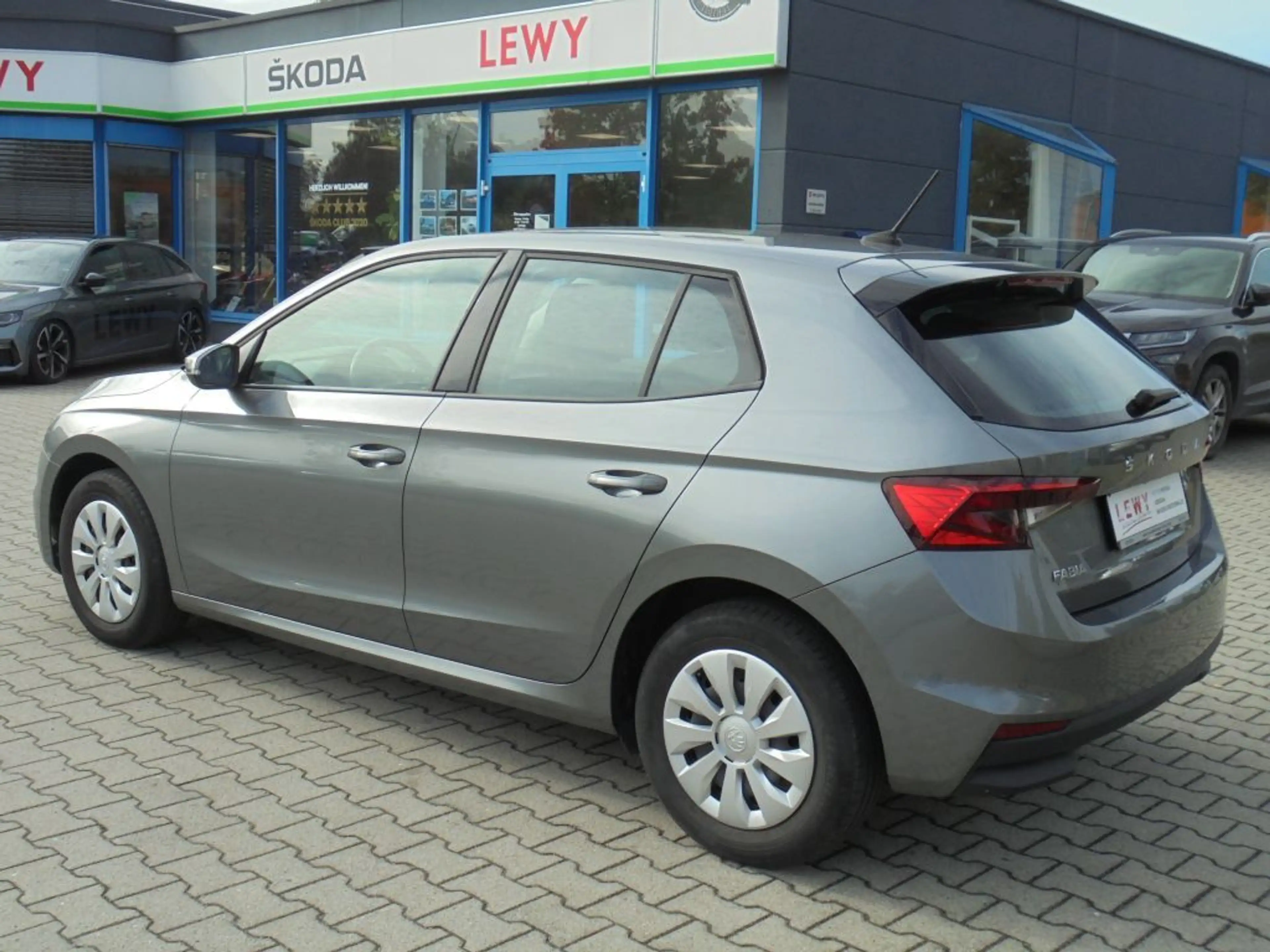 Skoda Fabia 1.0 MPI Ambition+PDC+Sitzheizung+Smartlink — photo 2