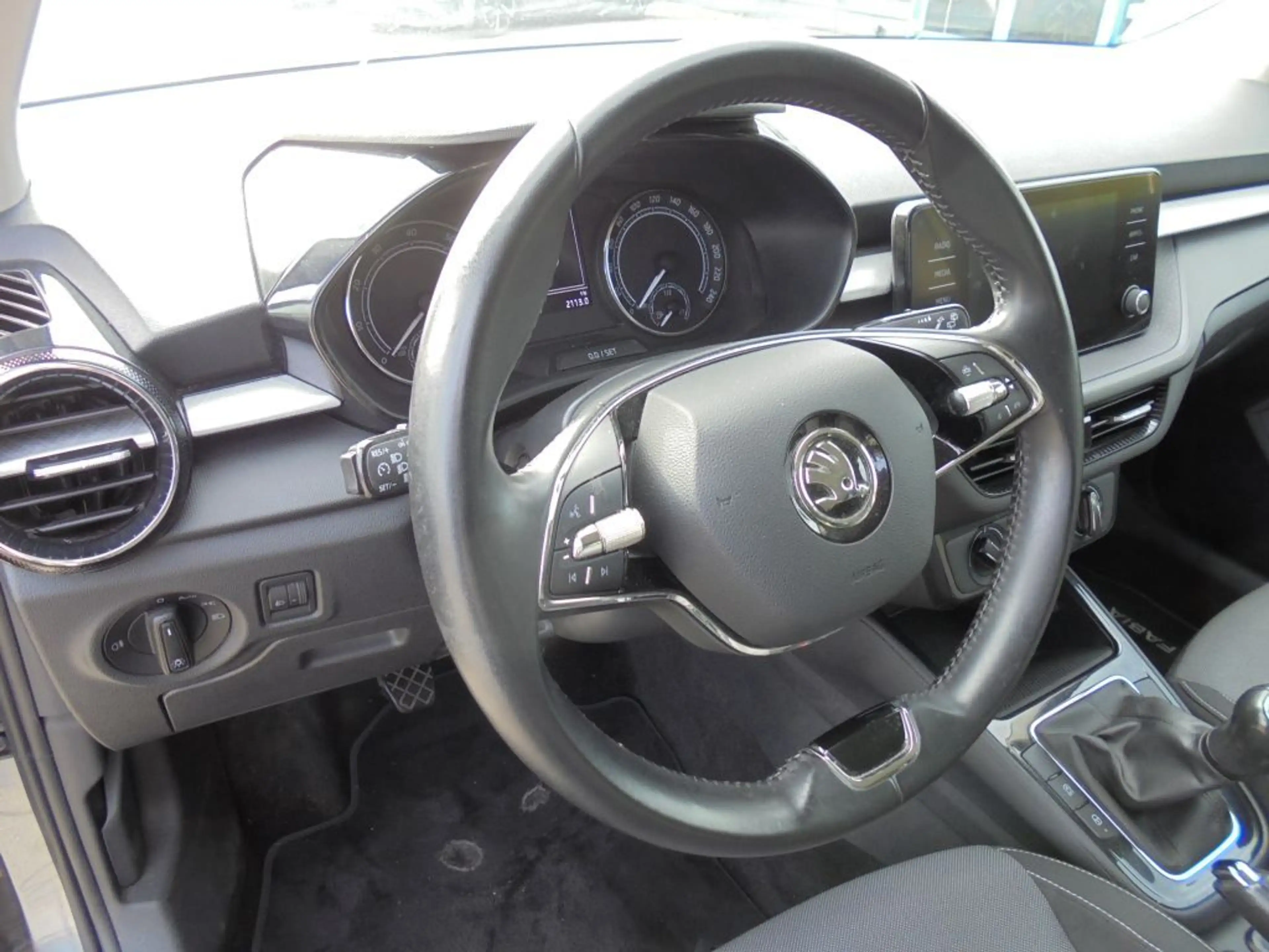 Skoda Fabia 1.0 MPI Ambition+PDC+Sitzheizung+Smartlink — photo 8