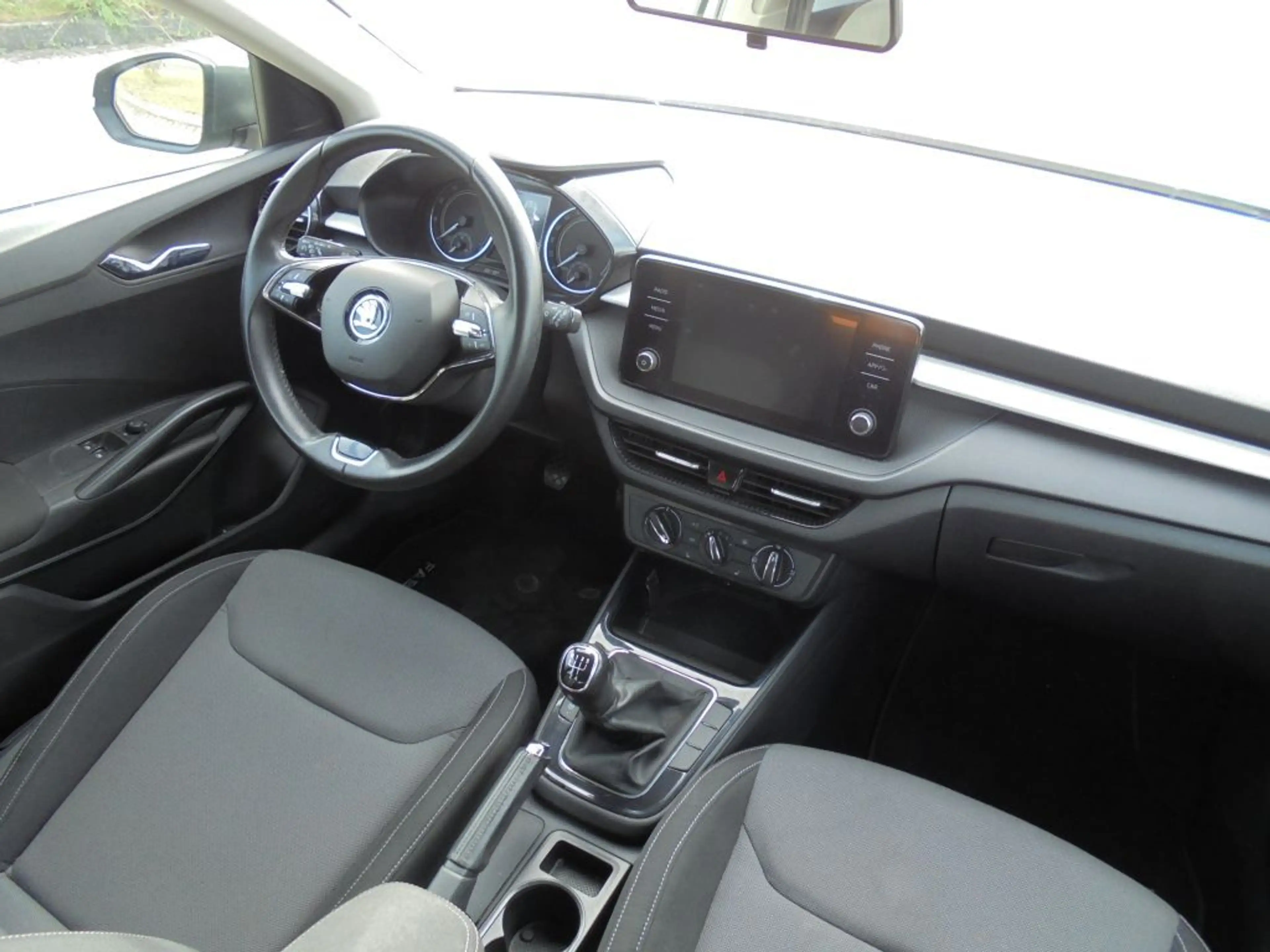 Skoda Fabia 1.0 MPI Ambition+PDC+Sitzheizung+Smartlink — photo 4
