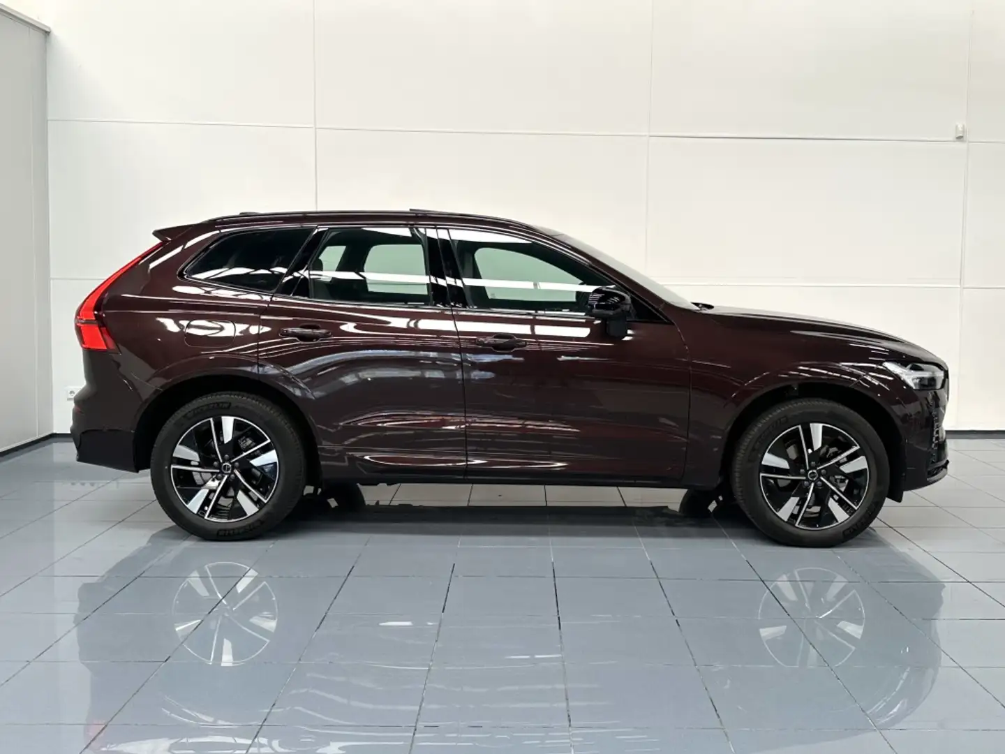 Volvo XC60 B5 Plus AWD Aut. Burdeos - 2