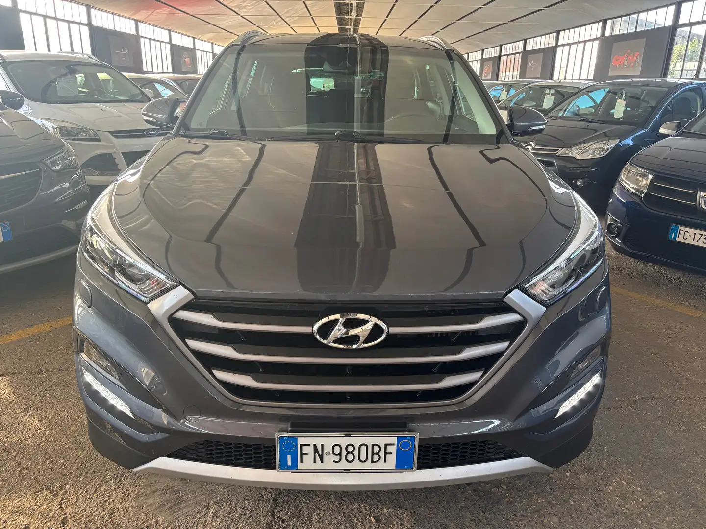 Hyundai TUCSON Tucson II 2015 1.7 crdi Sound 2wd 141cv dct Grigio - 2
