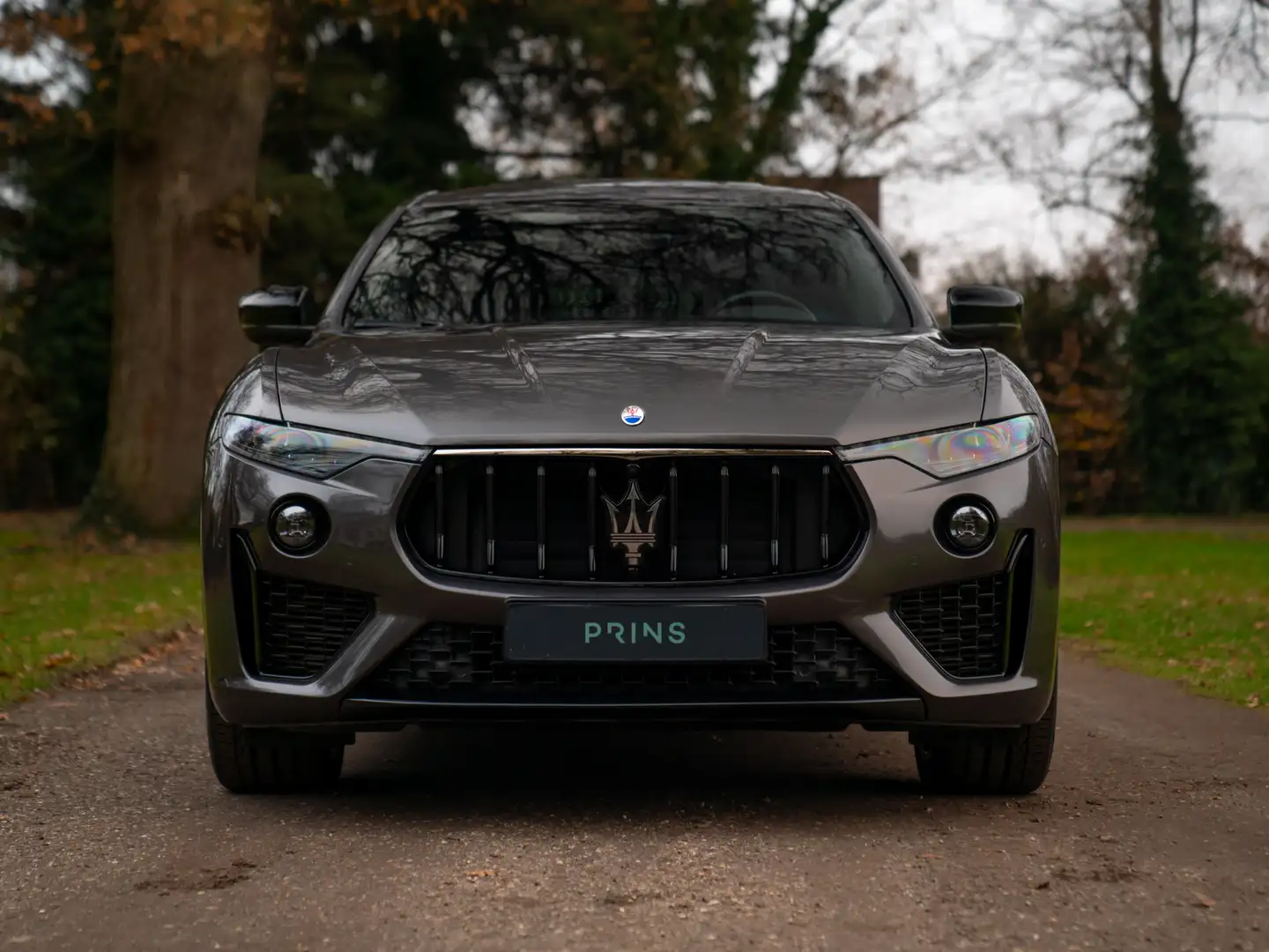 Maserati Levante 3.0 V6 S AWD 430pk Facelift | Pano-dak | 21 inch | Grijs - 2