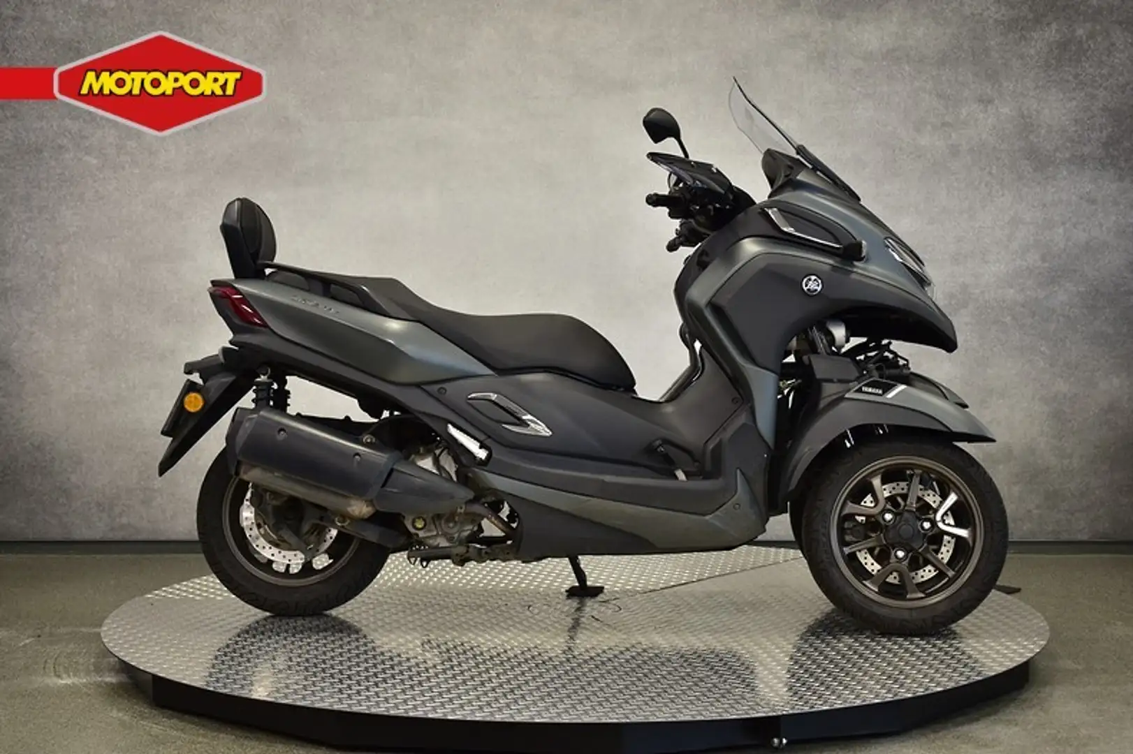 Yamaha TriCity 300 siva - 1