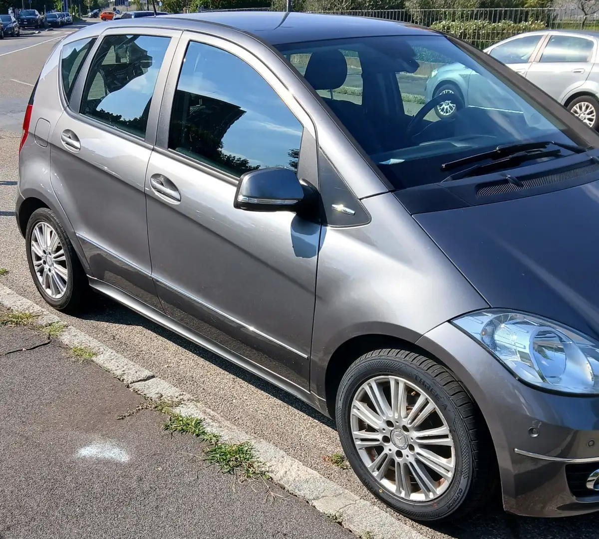 Mercedes-Benz A 160 Classe A - W/C 169 (150) Elegance Automatica Gris - 1