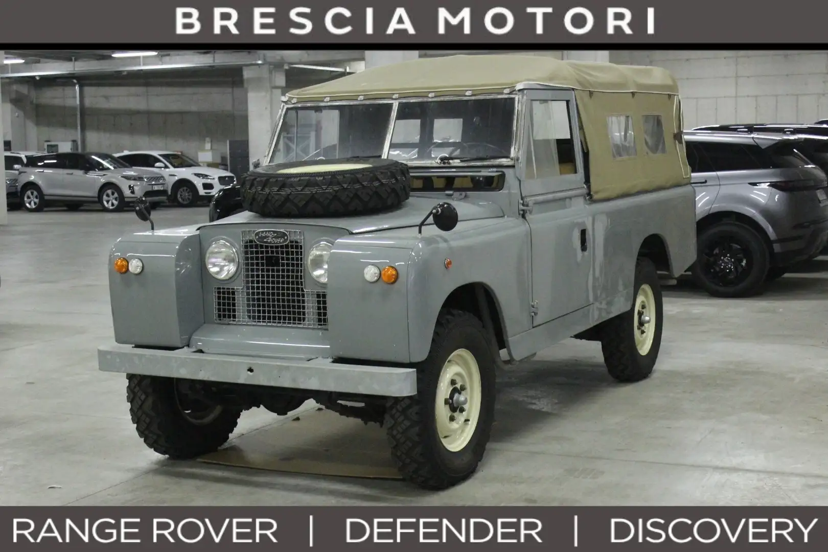 Land Rover Series IIA 109 Grijs - 1