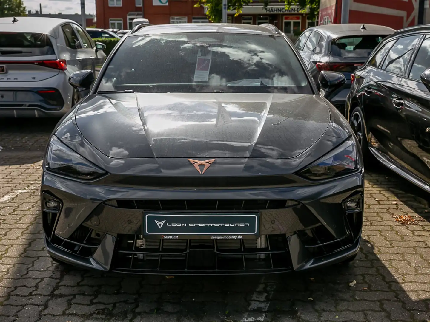 CUPRA Leon Sportstourer VZ 2.0 TSI DSG 4D AHK HDMatrix Grau - 2