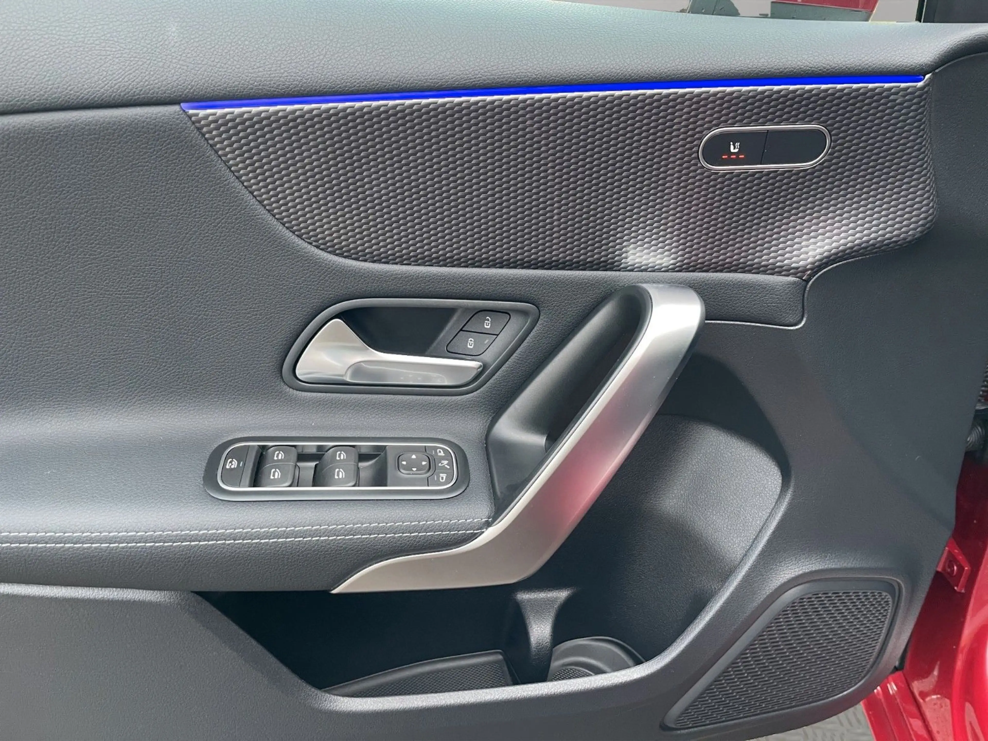 Mercedes-Benz A 220 Progressive 4 Matic SHZ NAV TEMP LED AMBIE — photo 12