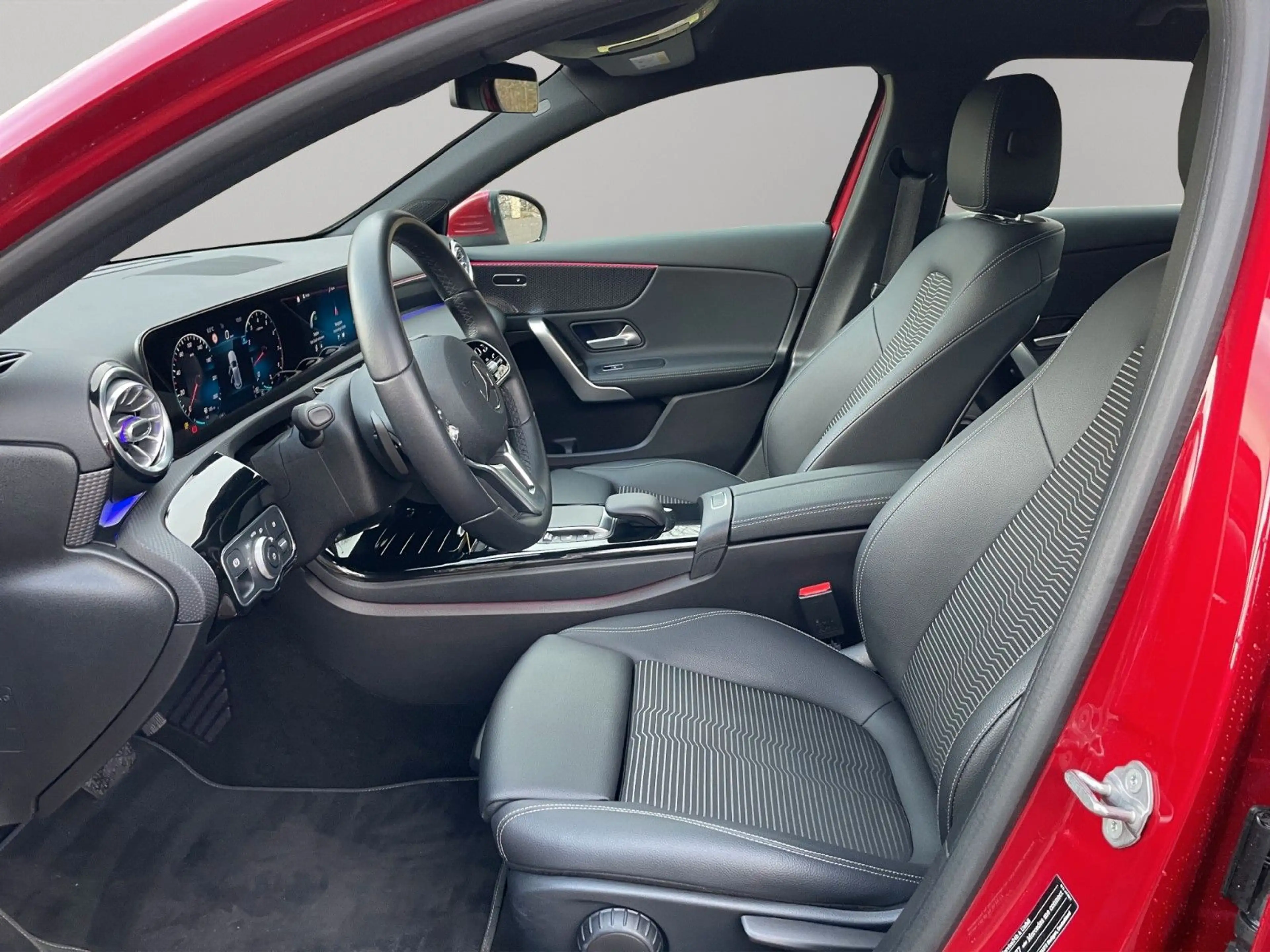 Mercedes-Benz A 220 Progressive 4 Matic SHZ NAV TEMP LED AMBIE — photo 7