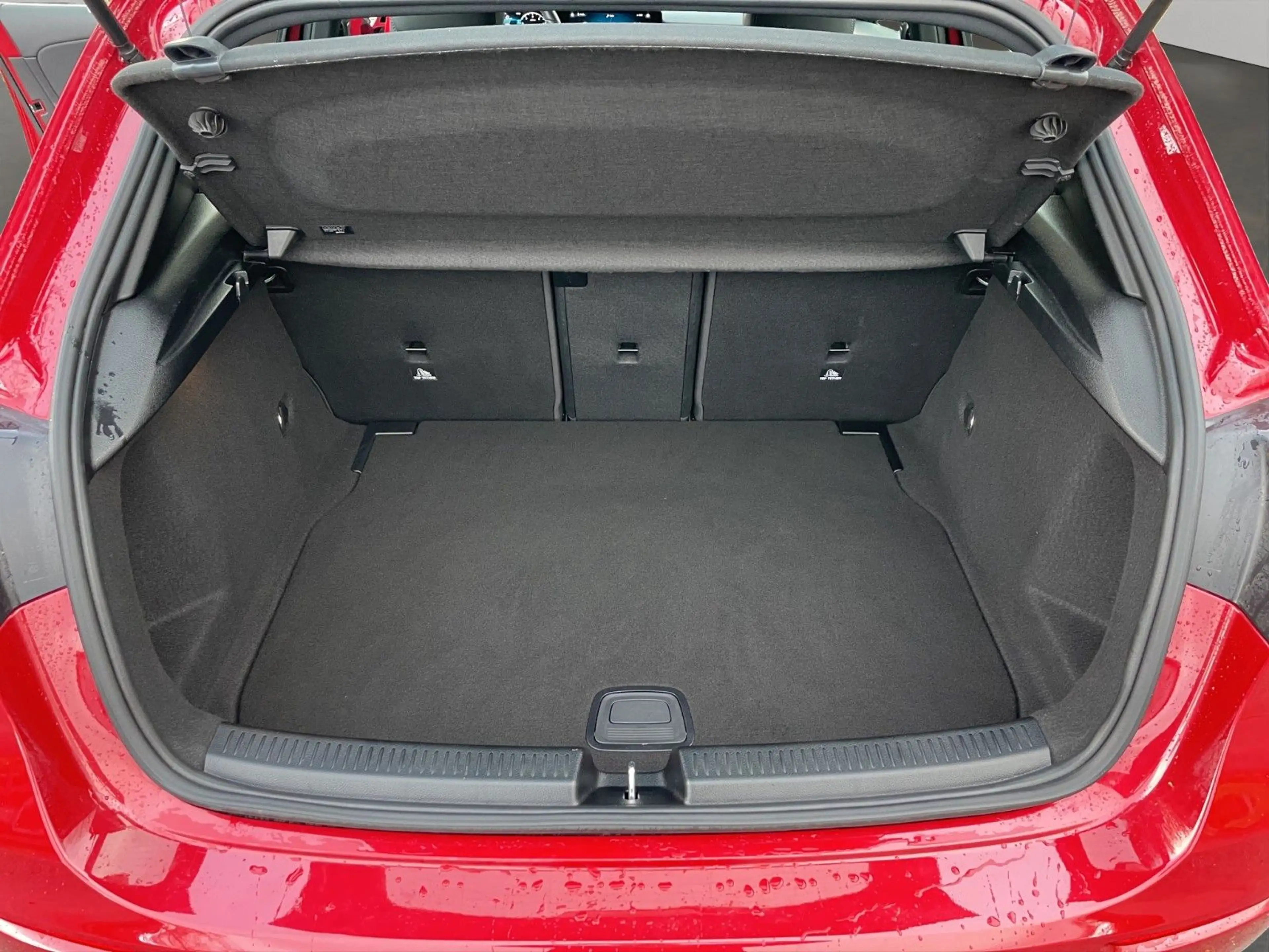 Mercedes-Benz A 220 Progressive 4 Matic SHZ NAV TEMP LED AMBIE — photo 9