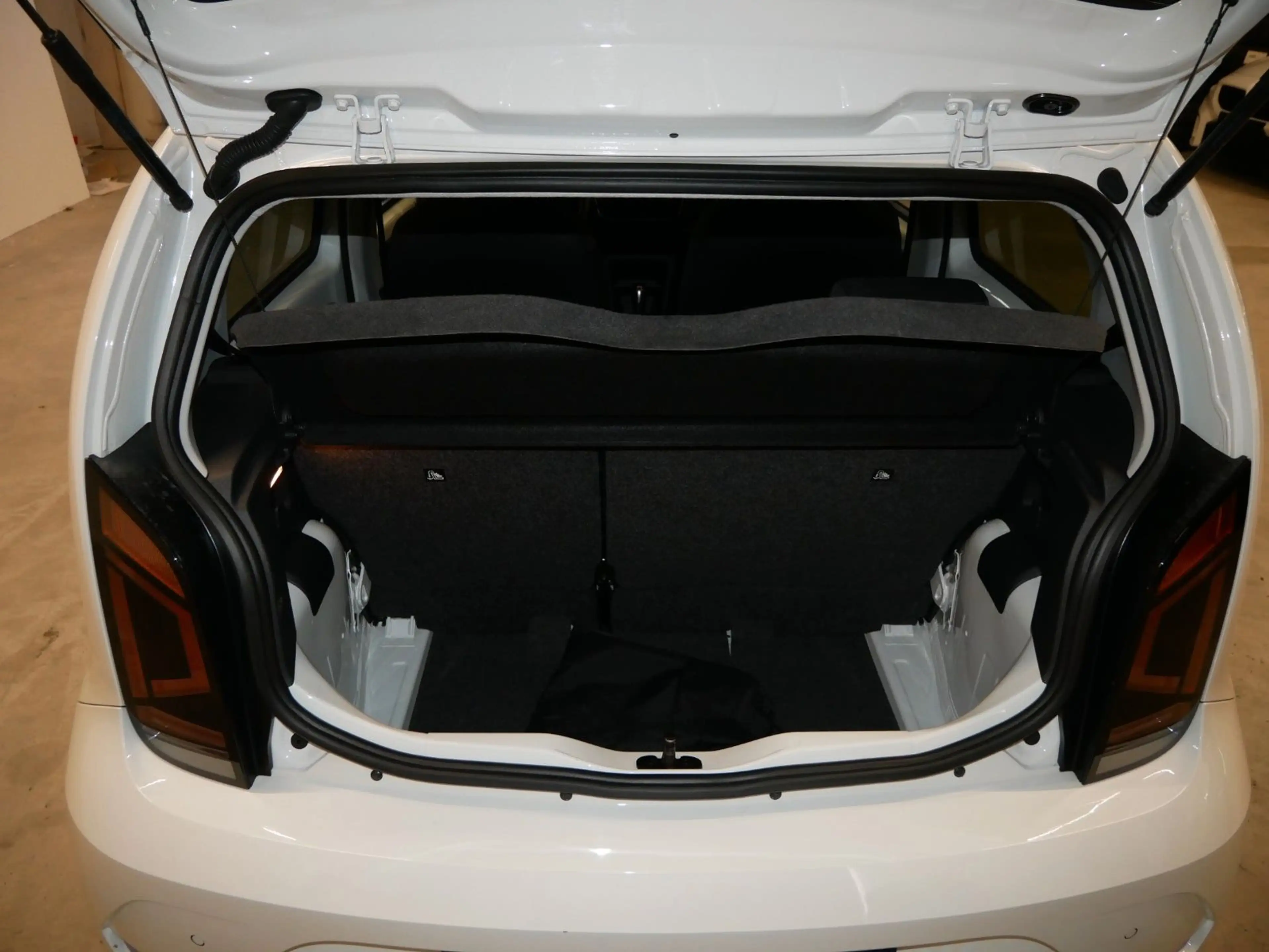 Volkswagen up! KAMERA SITZHEIZUNG BLUETOOTH PDC AUTOMATIK — photo 10