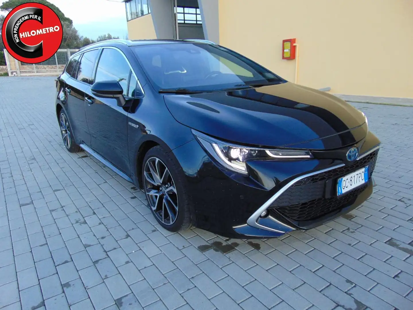 Toyota Corolla Touring Sports 2.0 Hybrid Lounge Nero - 2