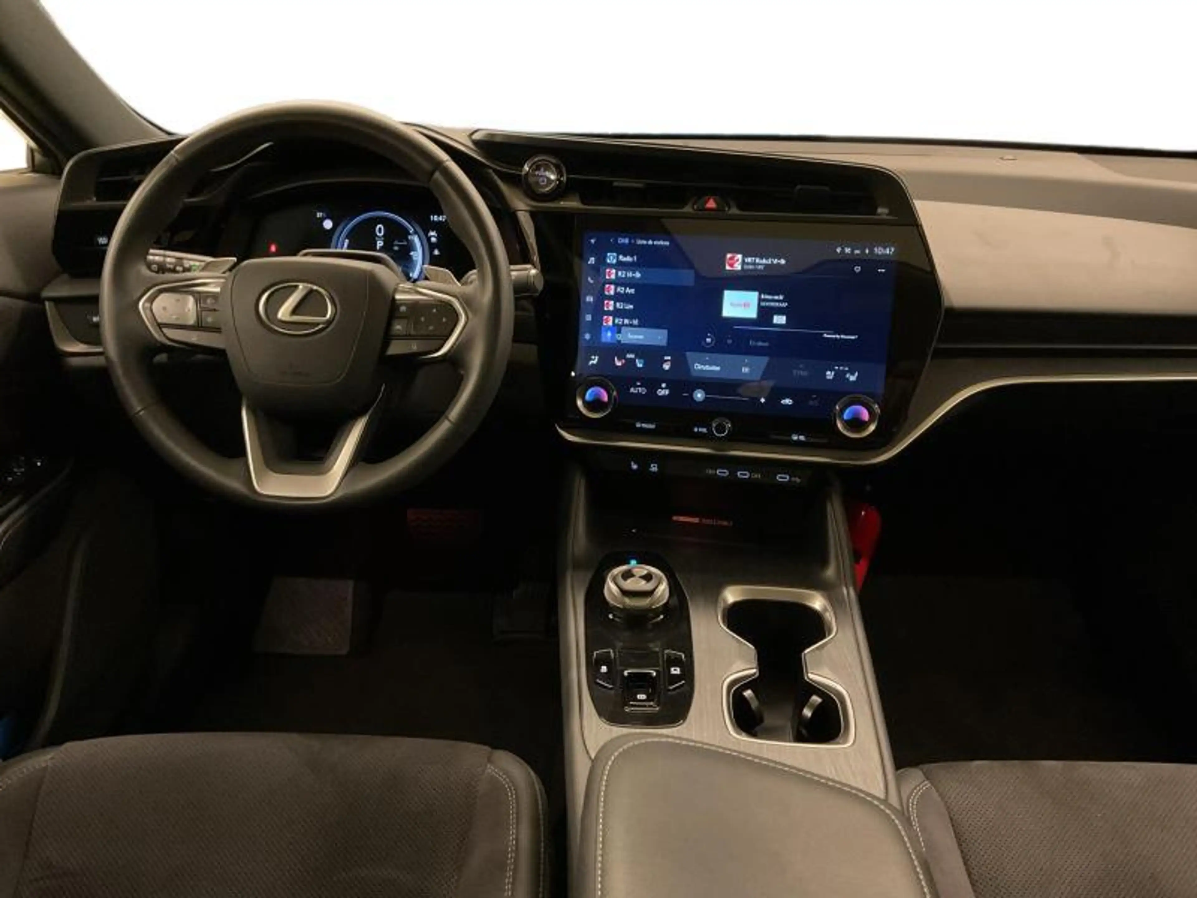 Lexus RZ Privilege line + panoroof — photo 9
