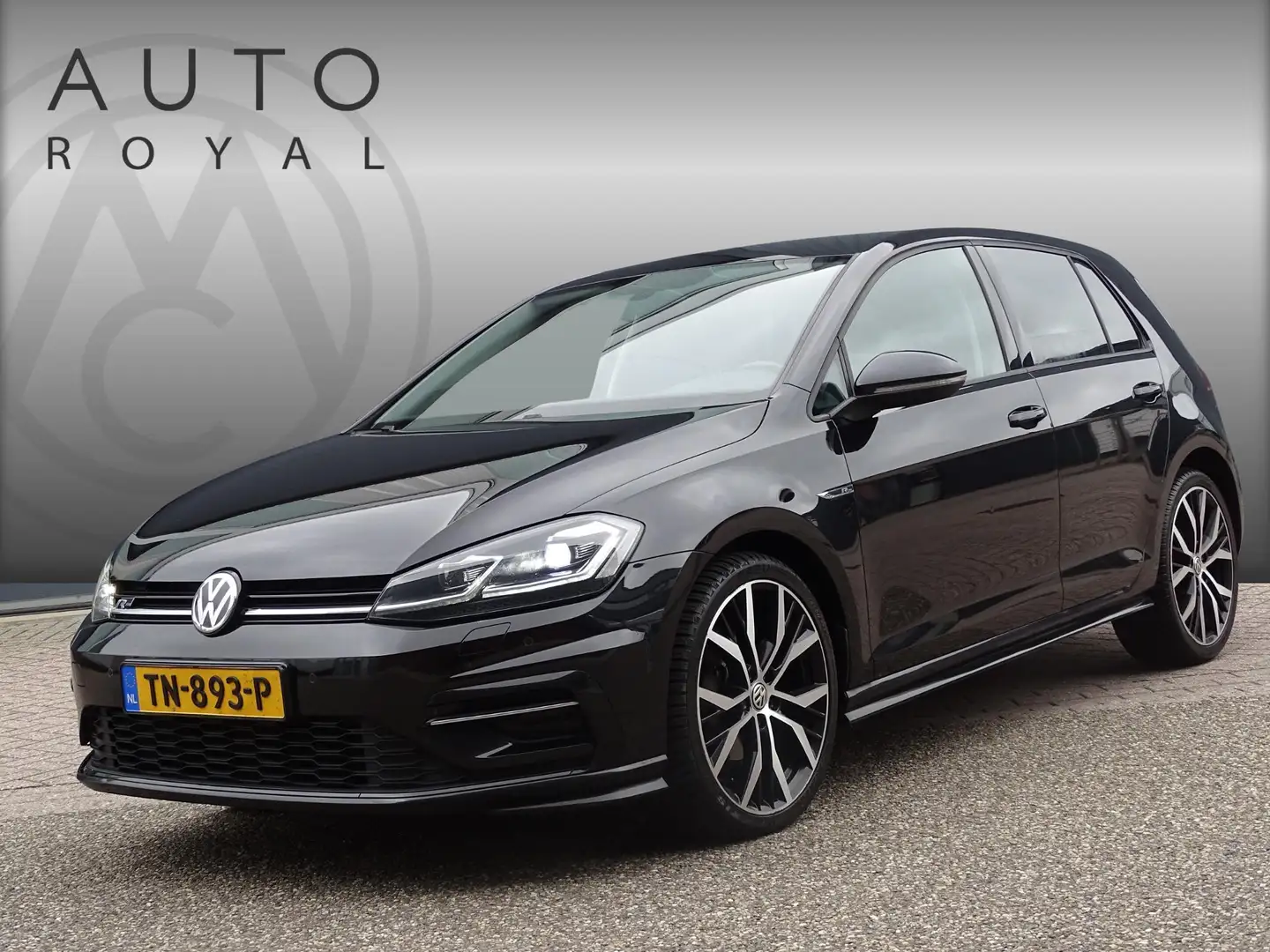 Volkswagen Golf 1.5 TSI Highline Business R AUTOMAAT|NAVIGATIE|PAR Zwart - 1