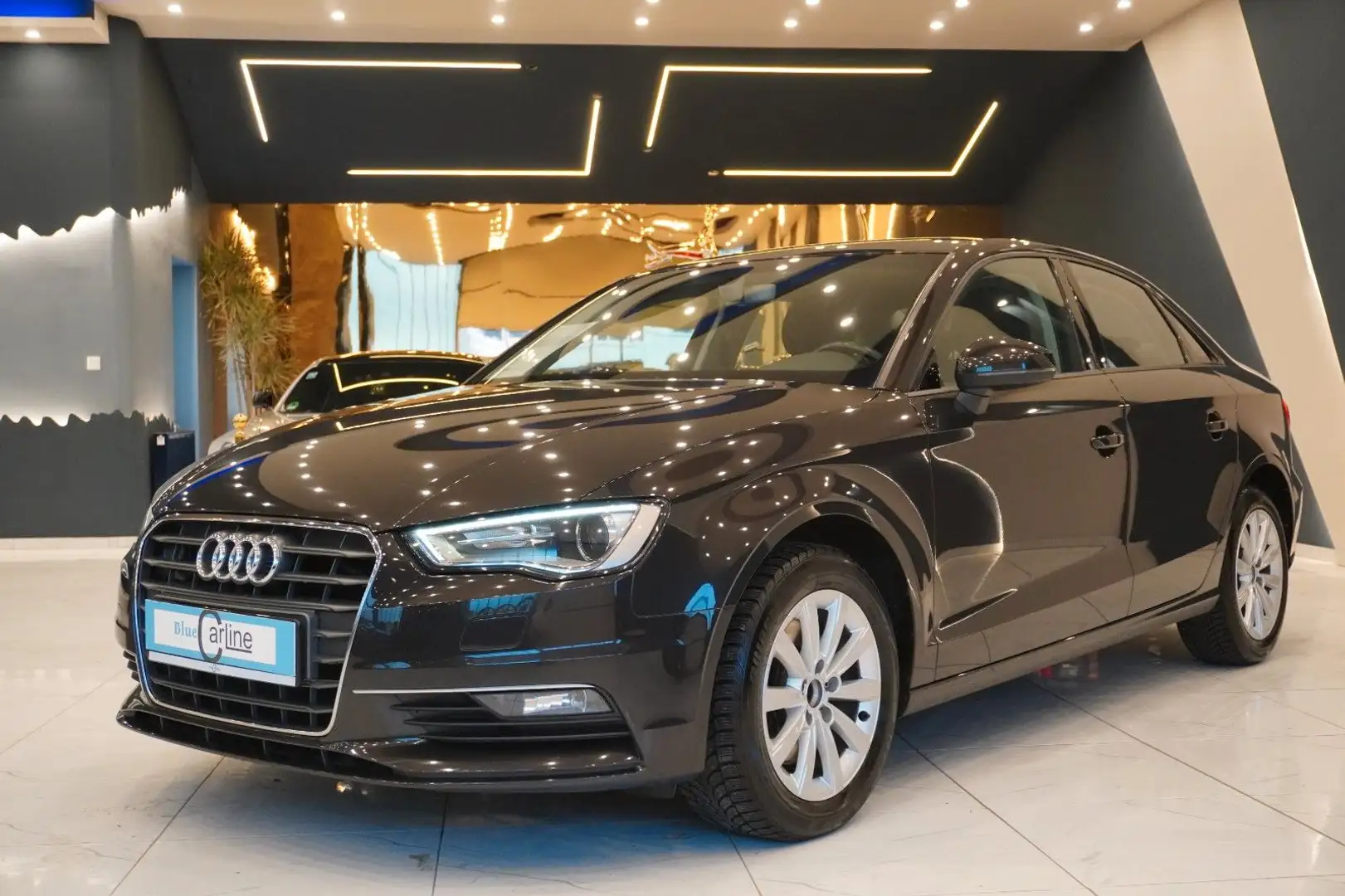 Audi A3 2.0 TDI Limo*BiXenon*SHZ*NAVI*DSP*184PS*MMI Braun - 1