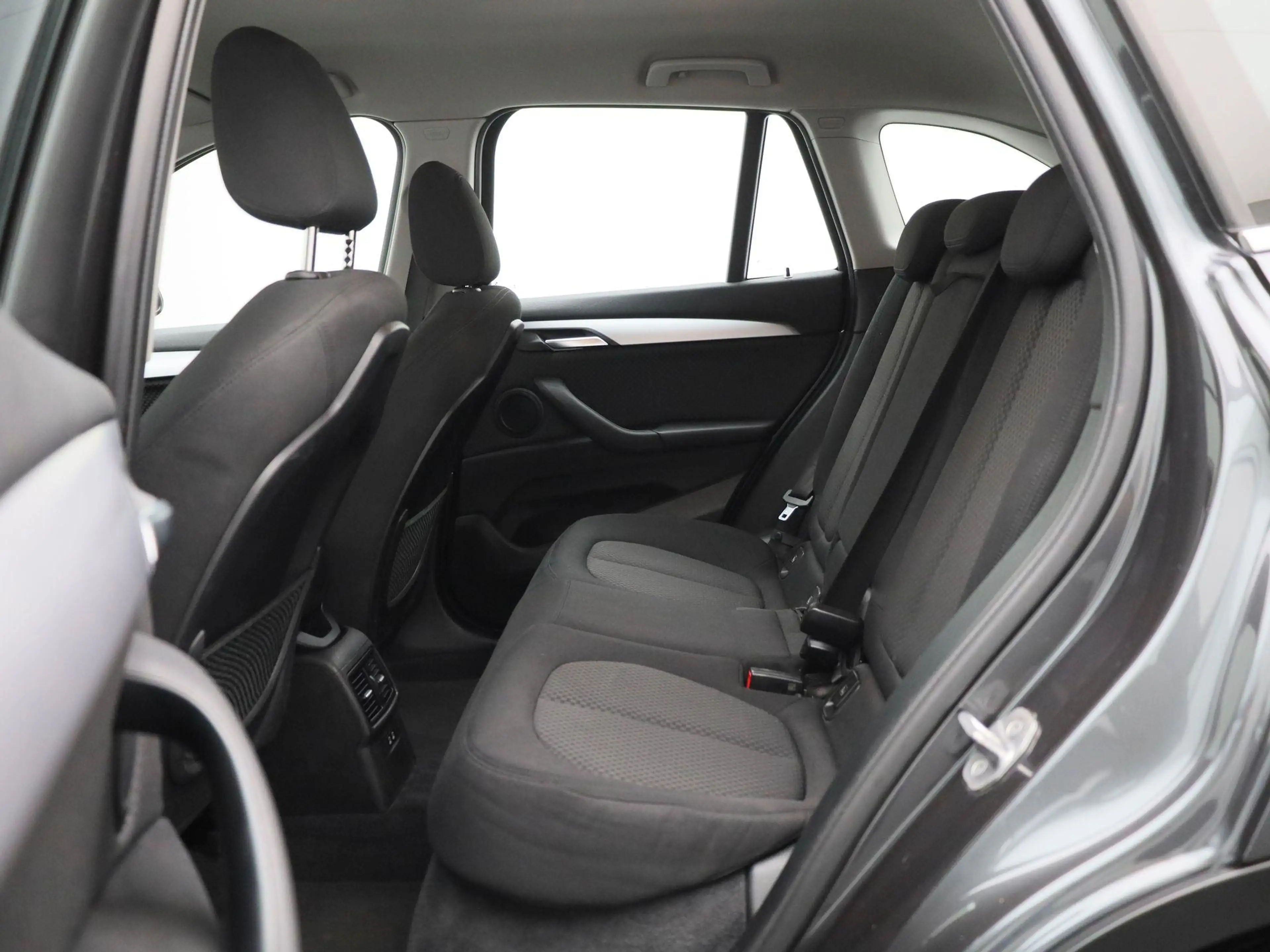 BMW X1 xDrive25e (162 kW) Camera | PDC V+A | HUD | Cruise — photo 14
