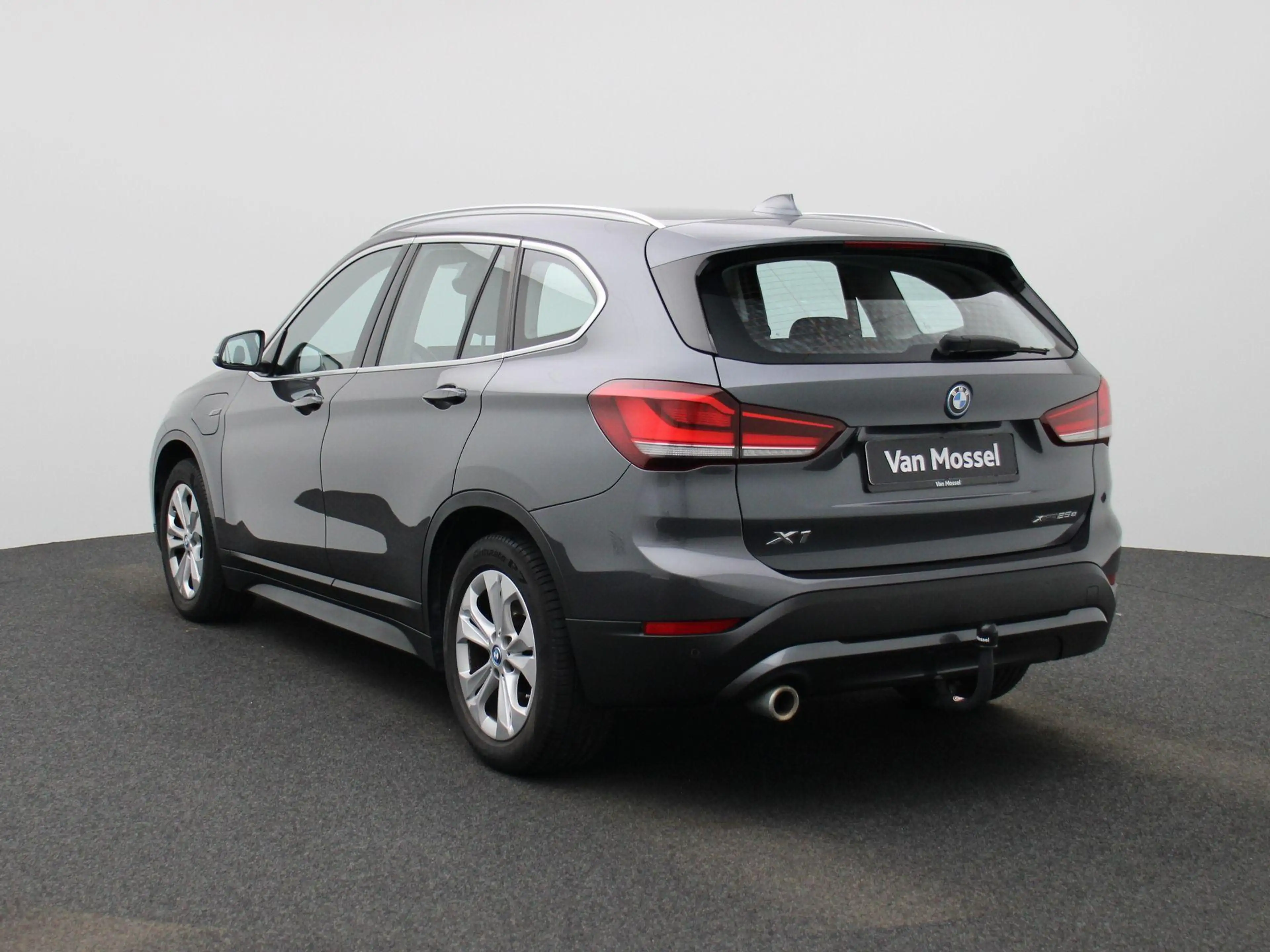 BMW X1 xDrive25e (162 kW) Camera | PDC V+A | HUD | Cruise — photo 2