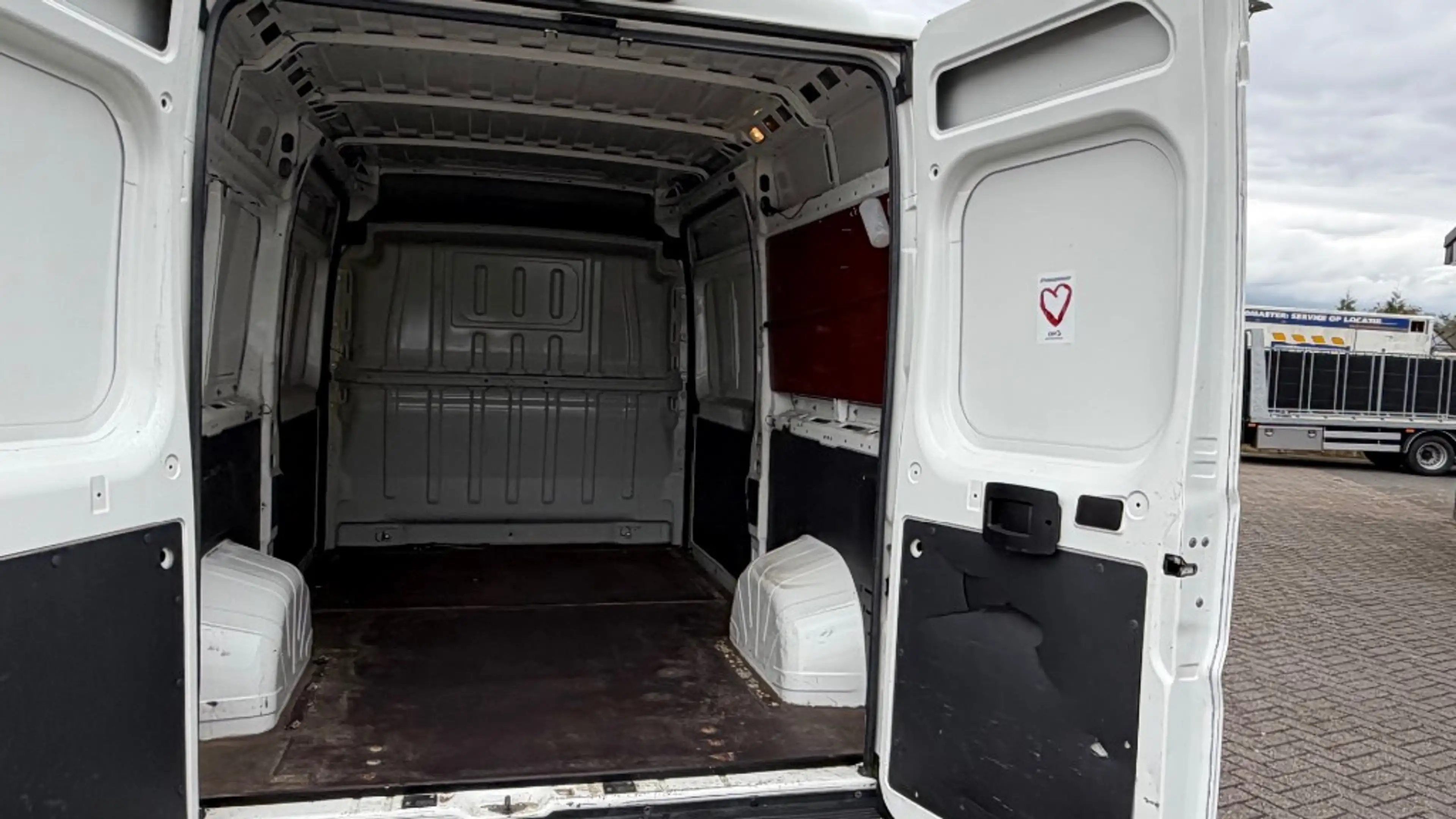 Peugeot Boxer 2.2 HDI 88KW 120PK L2H2 EURO 6 AIRCO/ CRUISE CONTR — photo 13