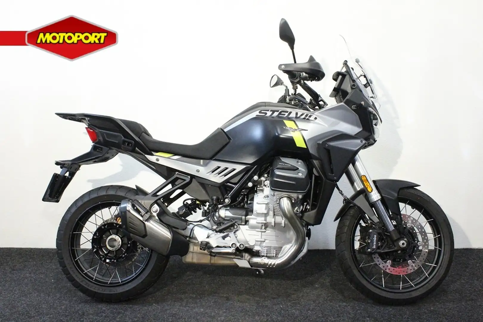 Moto Guzzi Stelvio Negro - 1