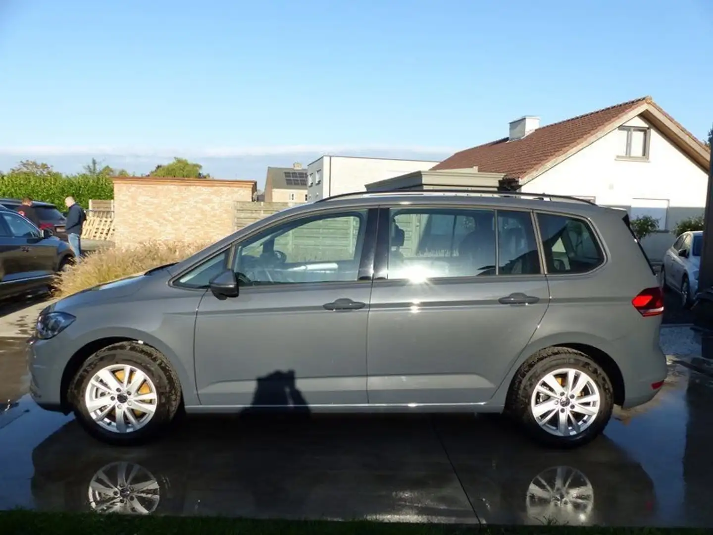 Volkswagen Touran 1.5 TSI 7-zit Gris - 2