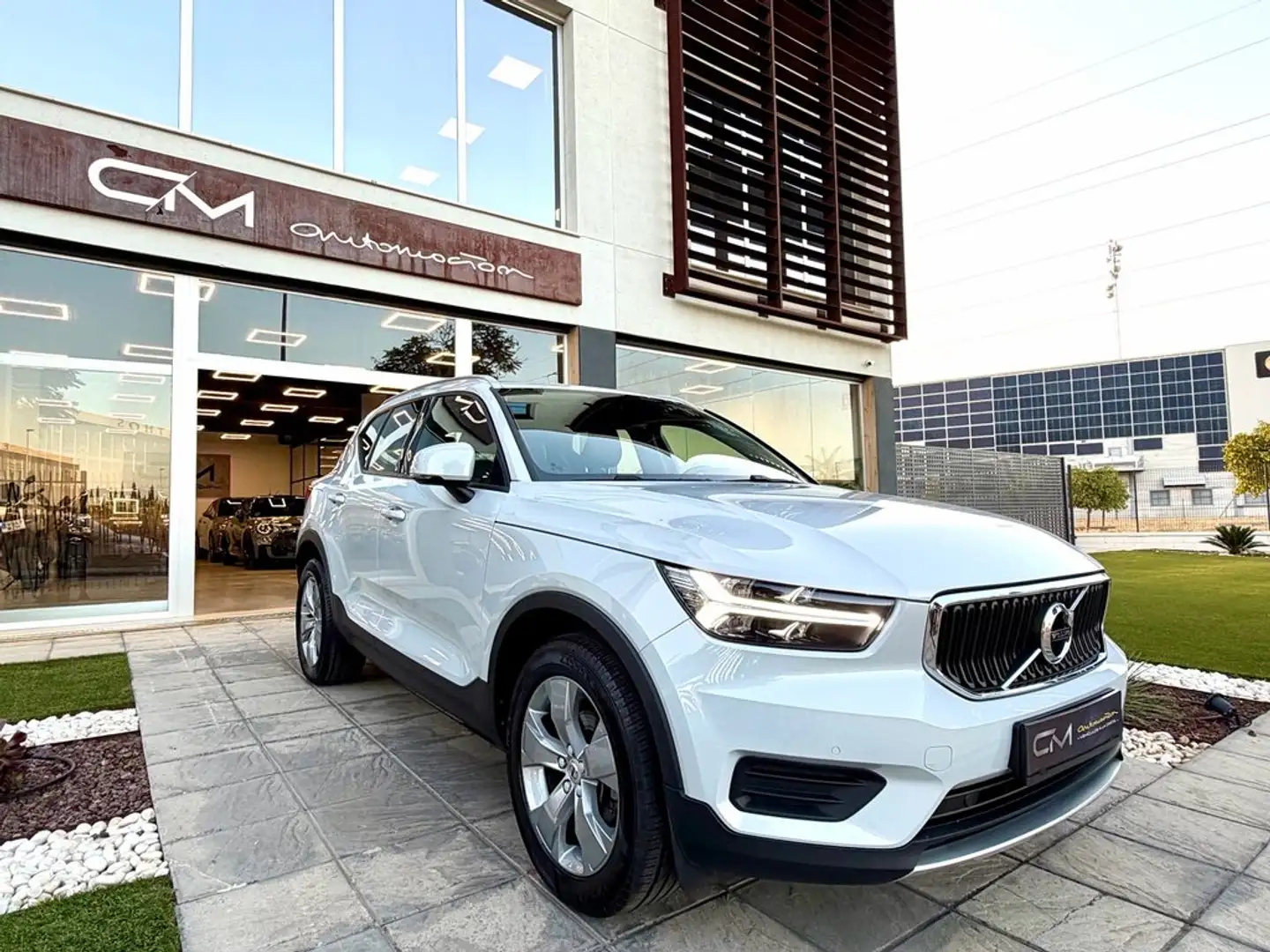 Volvo XC40 T3 Business Plus Aut. Blanco - 1