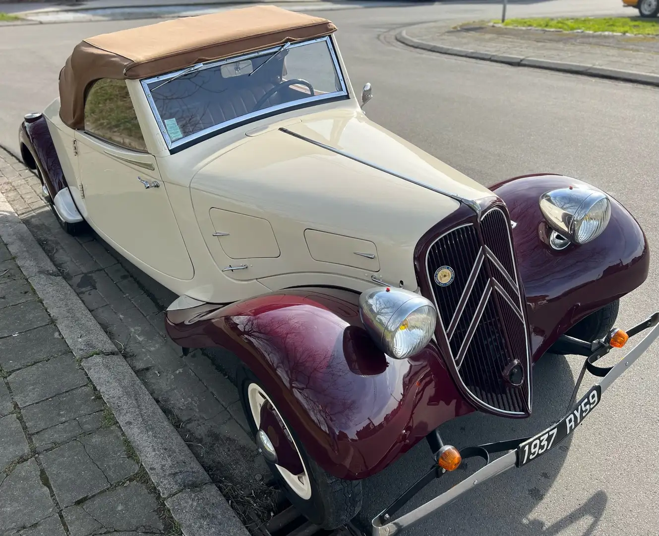 Citroen Traction 7C Cabriolet Beige - 2