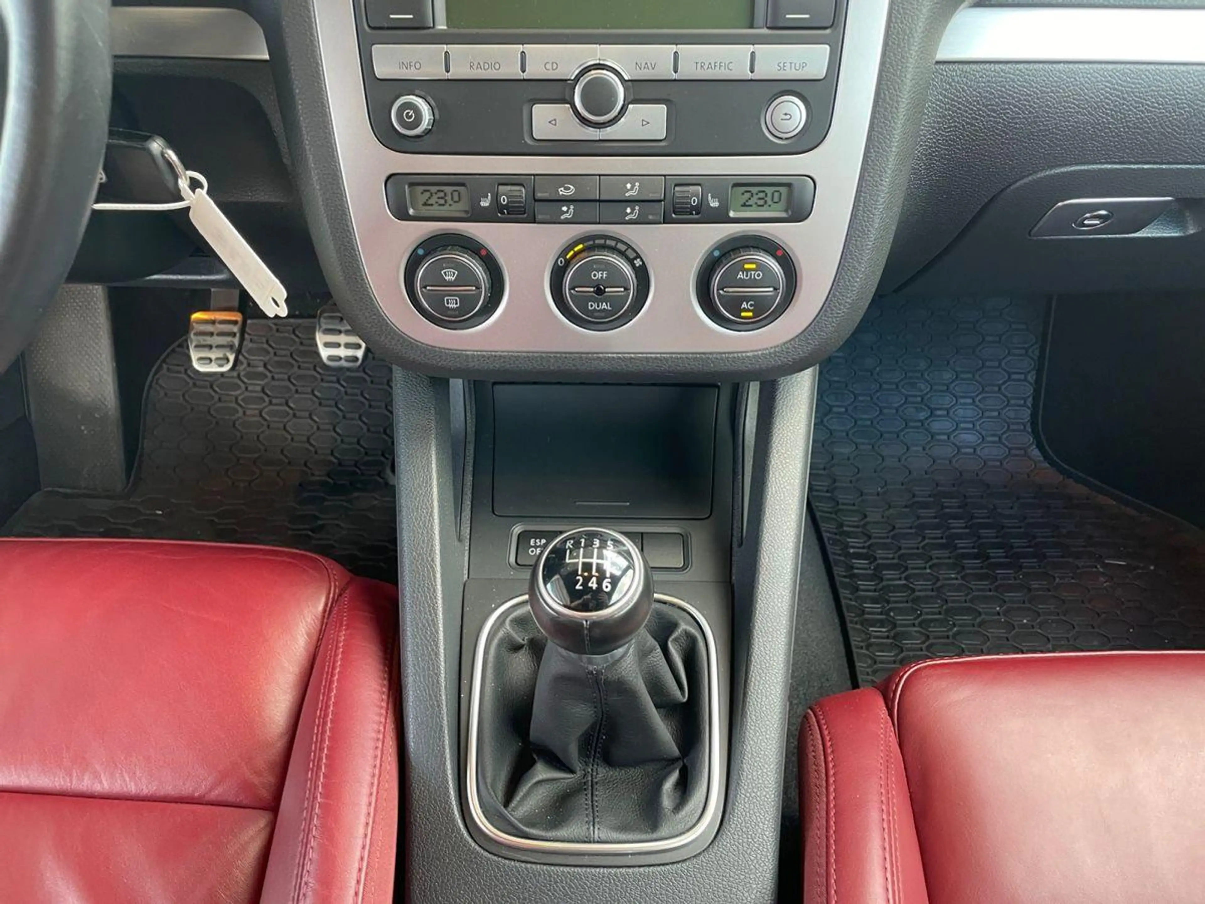 Volkswagen Eos 2.0  FSI * 1. HAND / NAVI / AHK / LMF * — photo 16