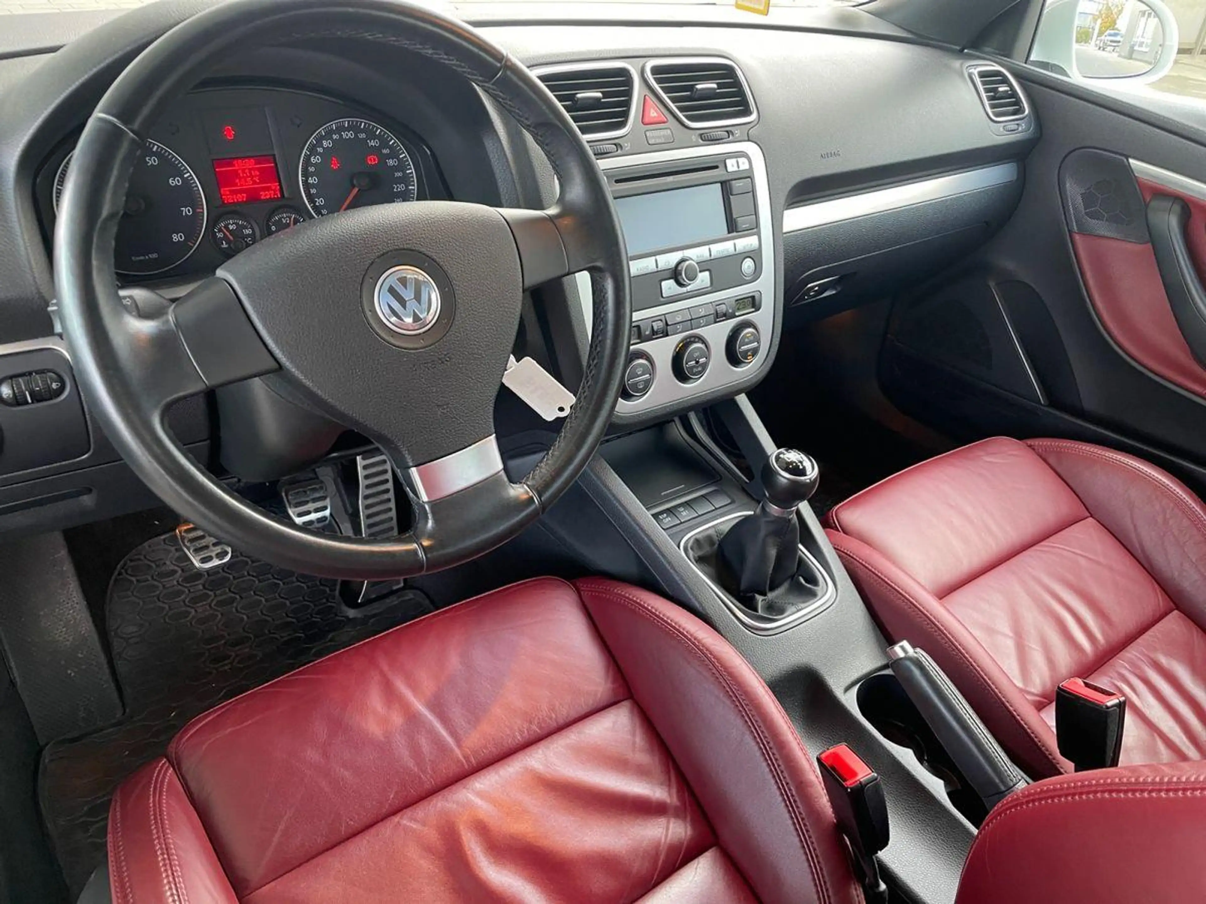 Volkswagen Eos 2.0  FSI * 1. HAND / NAVI / AHK / LMF * — photo 24