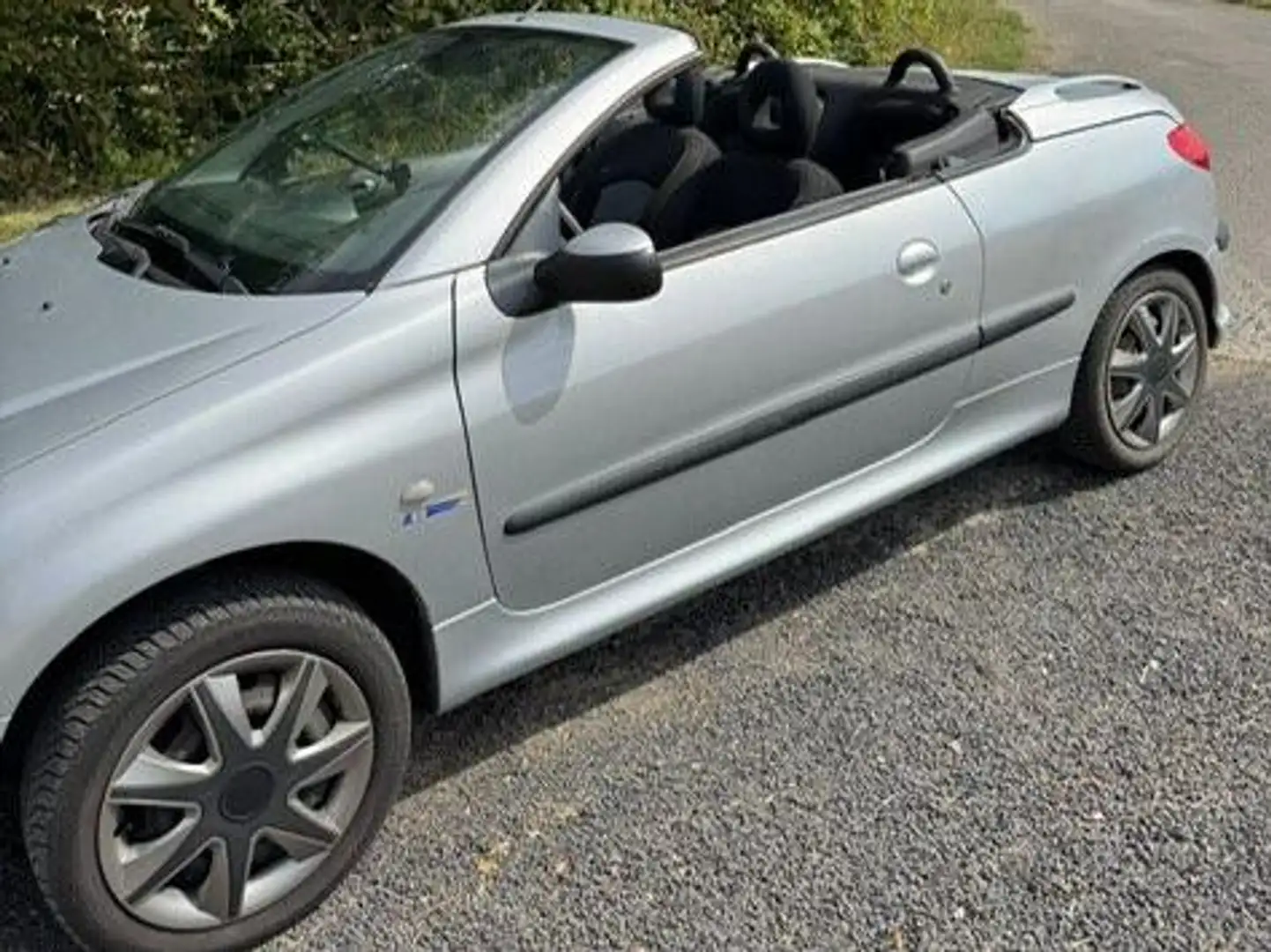 Peugeot 206 206 CC 110, schönes Cabrio in gutem Zustand Silver - 1
