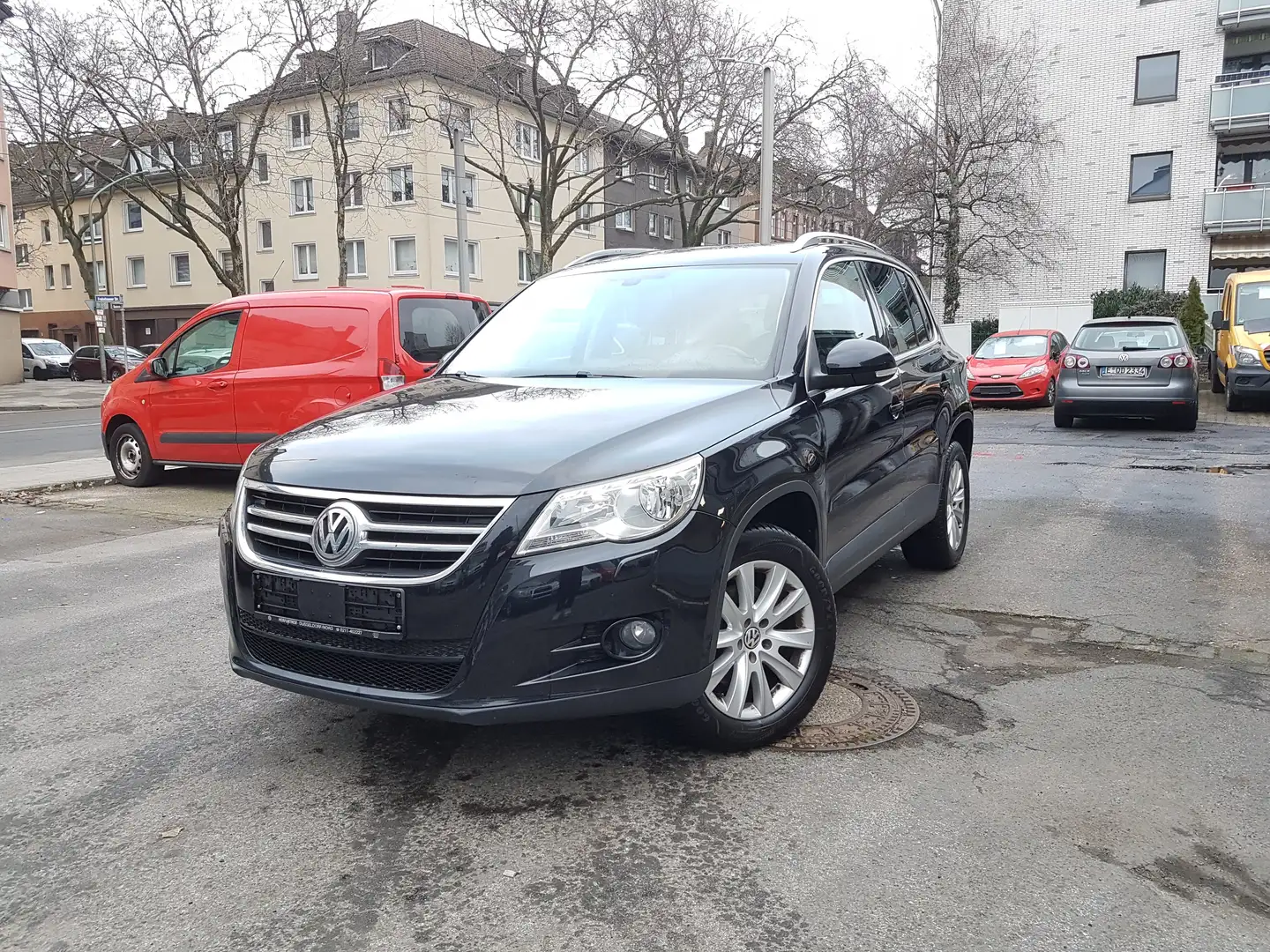 Volkswagen Tiguan 2.0 TDI DSG 4Motion Sport*Leder*Navi*Pano*17*SH*AX Noir - 1