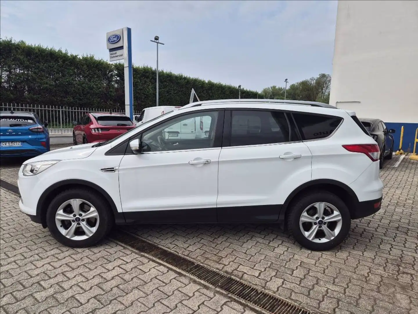 Ford Kuga 2.0 tdci Titanium 2wd 140cv Blanc - 2