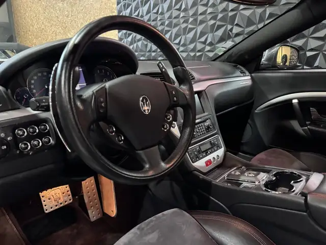 Maserati Granturismo view 11