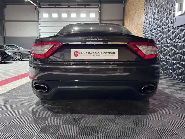 Maserati Granturismo view 6