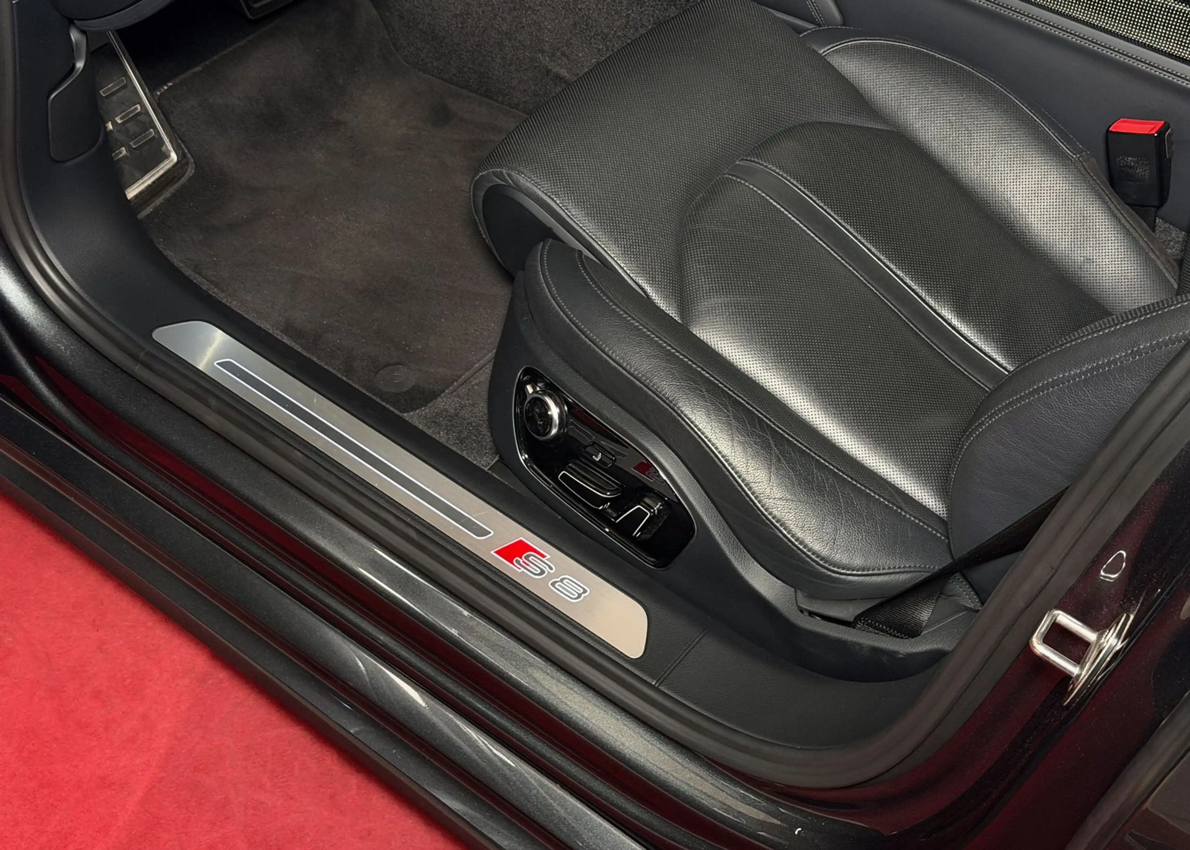 Audi S8 ACC HU B&O DAB Carbon FondEntertain Massage — photo 17