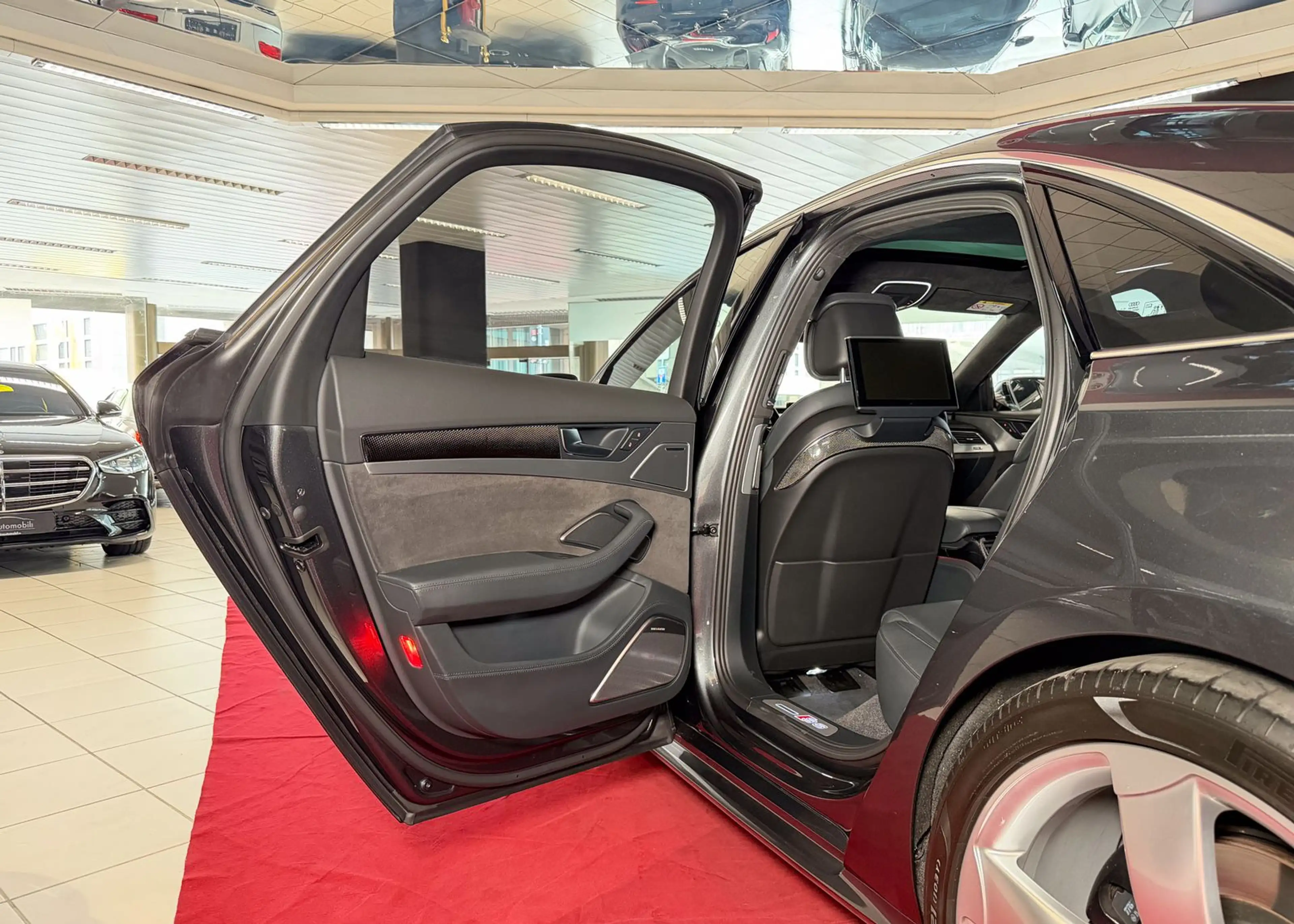 Audi S8 ACC HU B&O DAB Carbon FondEntertain Massage — photo 32
