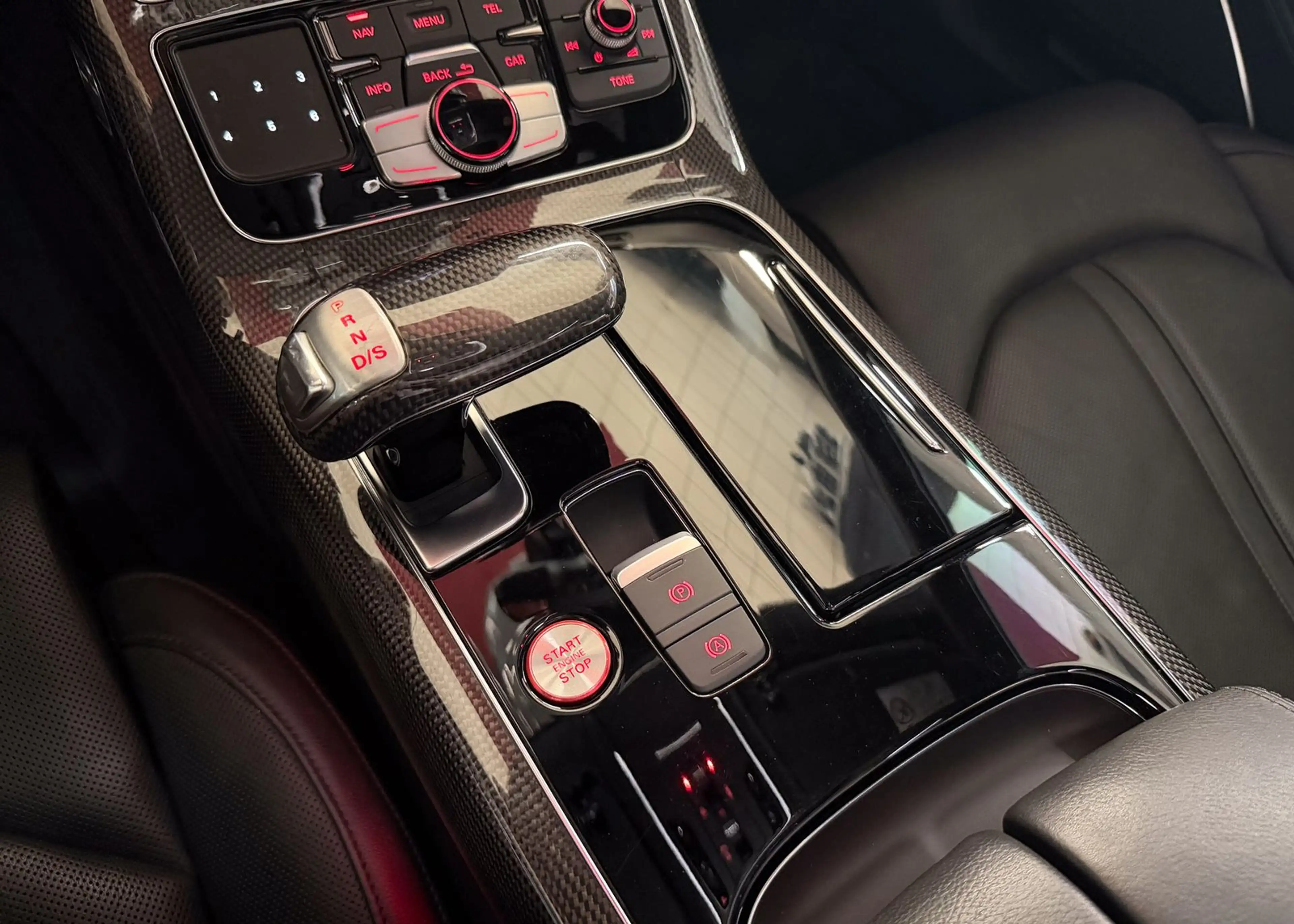 Audi S8 ACC HU B&O DAB Carbon FondEntertain Massage — photo 28