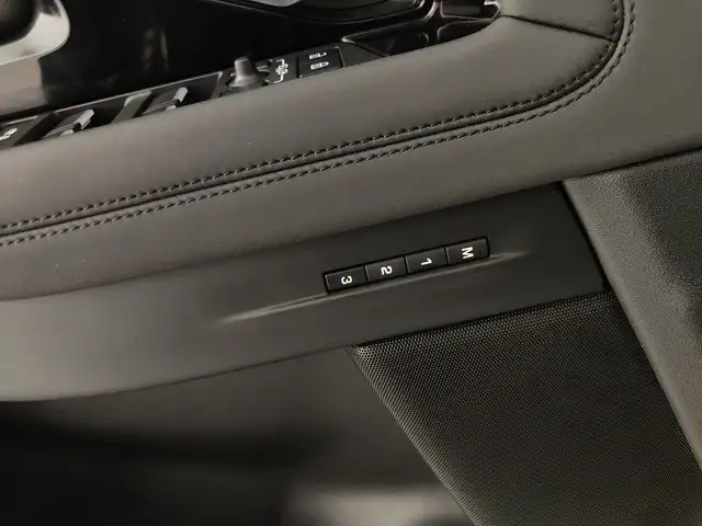 Land Rover Range Rover Evoque view 14