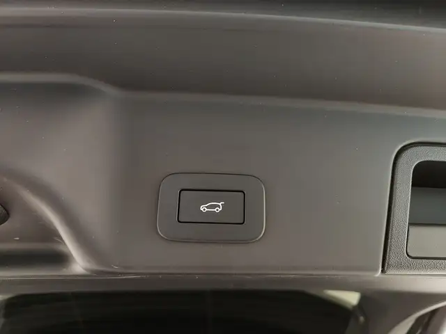 Land Rover Range Rover Evoque view 11