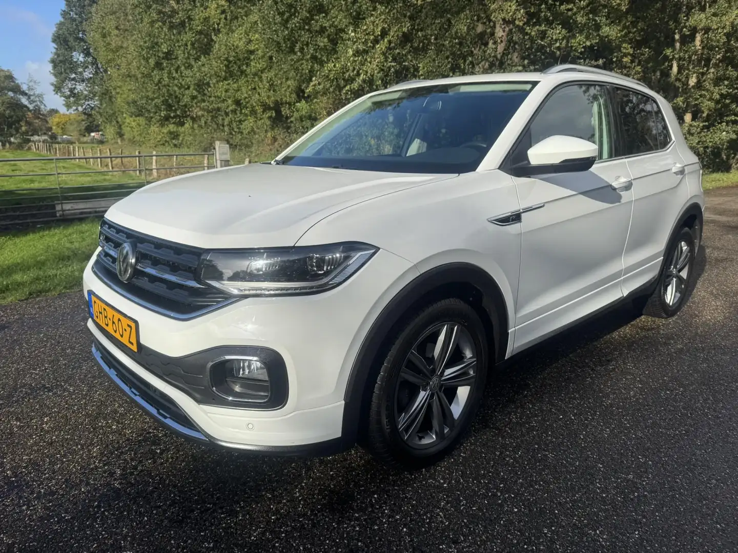 Volkswagen T-Cross 1.0 TSI Style R-line Wit - 2