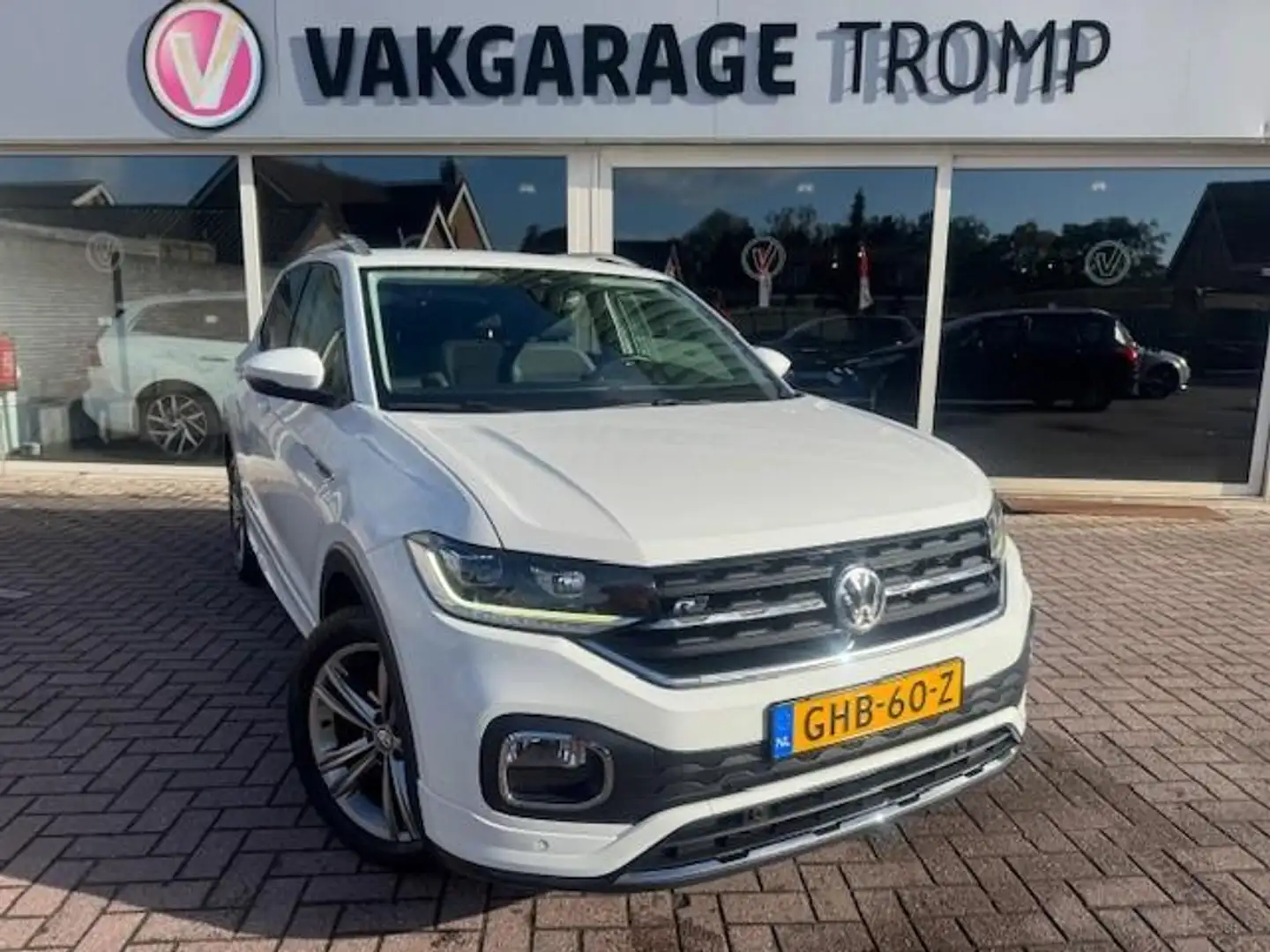 Volkswagen T-Cross 1.0 TSI Style R-line Wit - 1