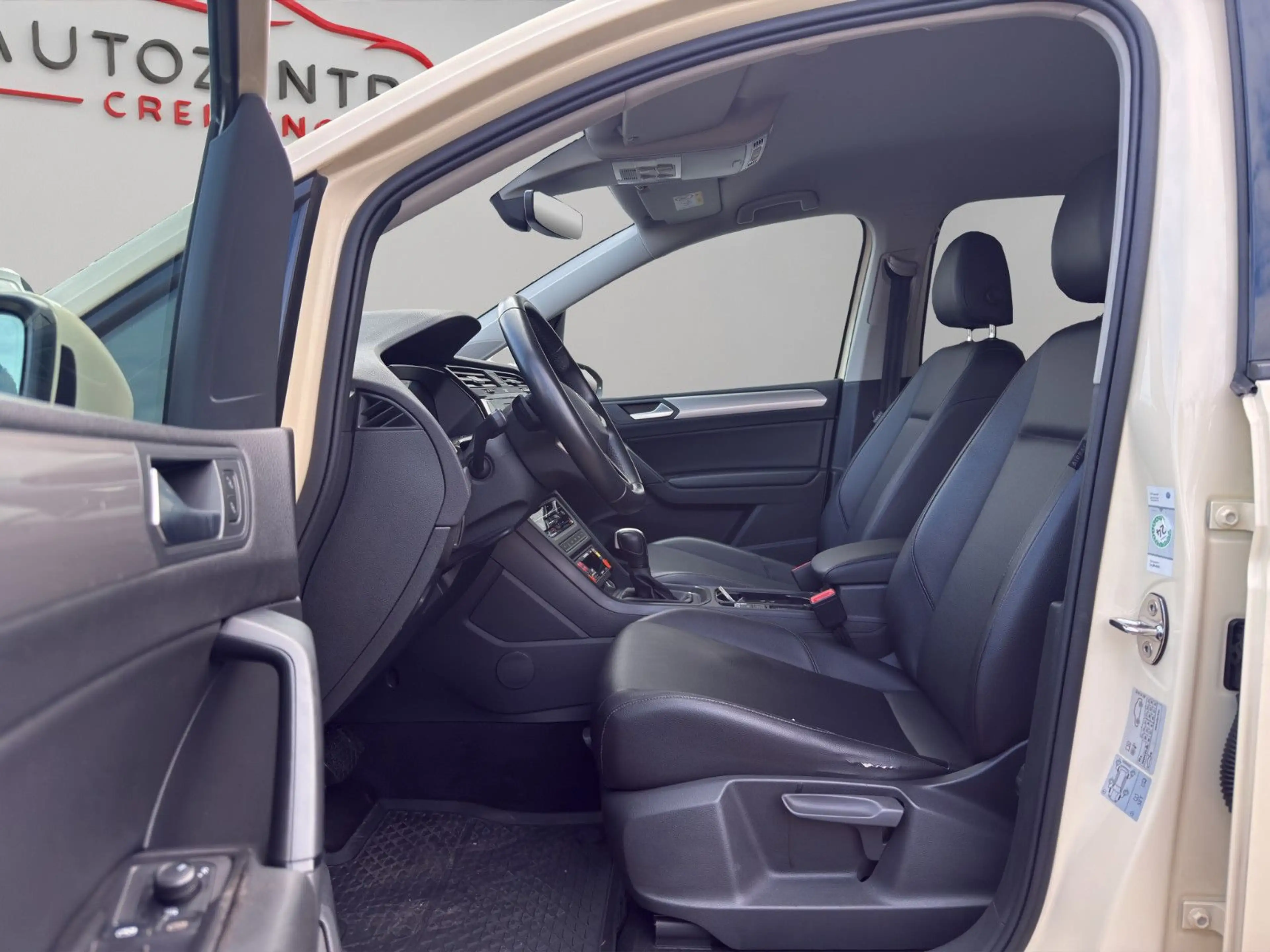 Volkswagen Touran 2.0 TDI DSG TAXI VICO CAM 7 SITZER LEDER — photo 9