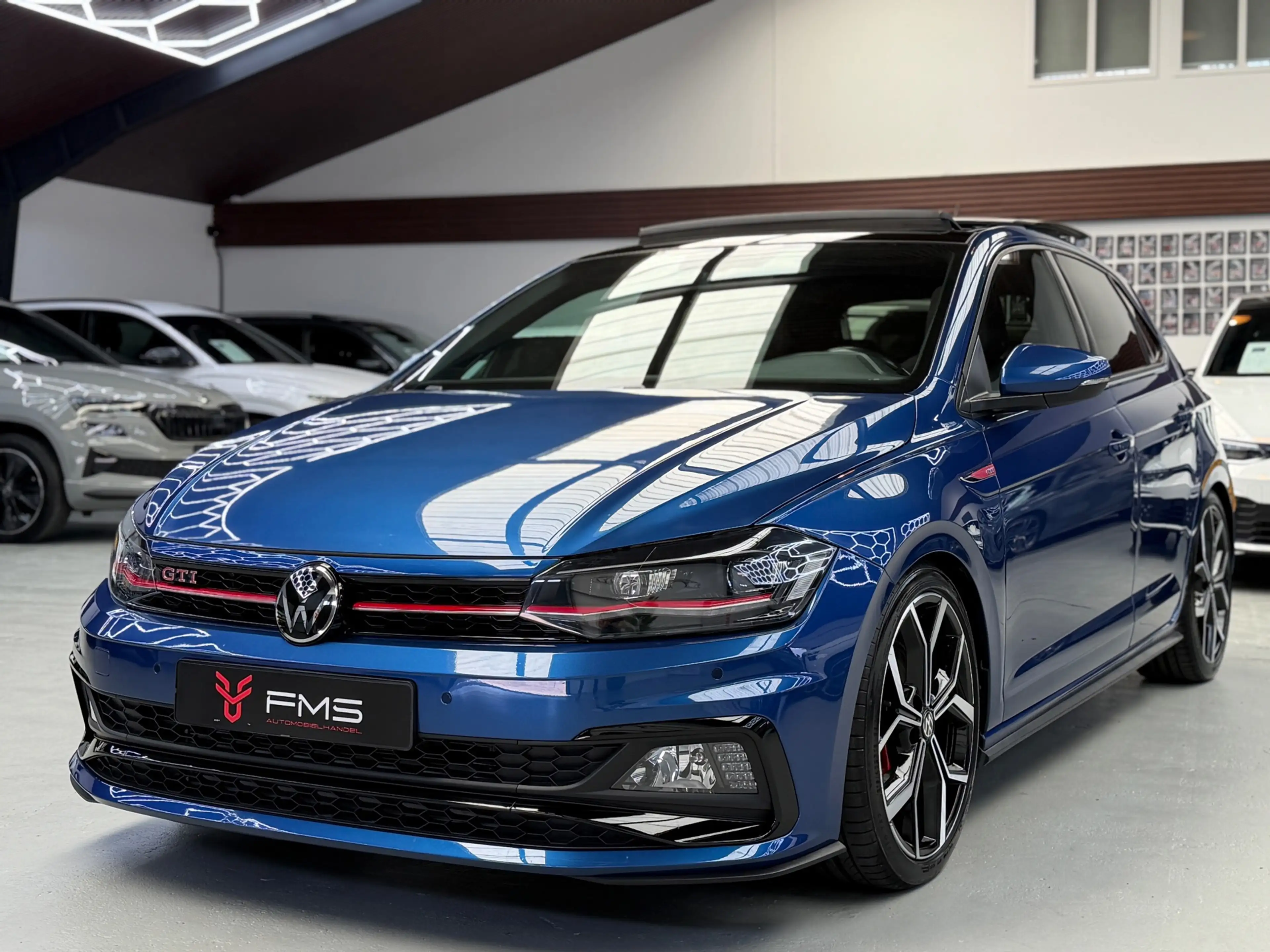 Volkswagen Polo GTI 2.0 TSI CarPlay Panorama — photo 7