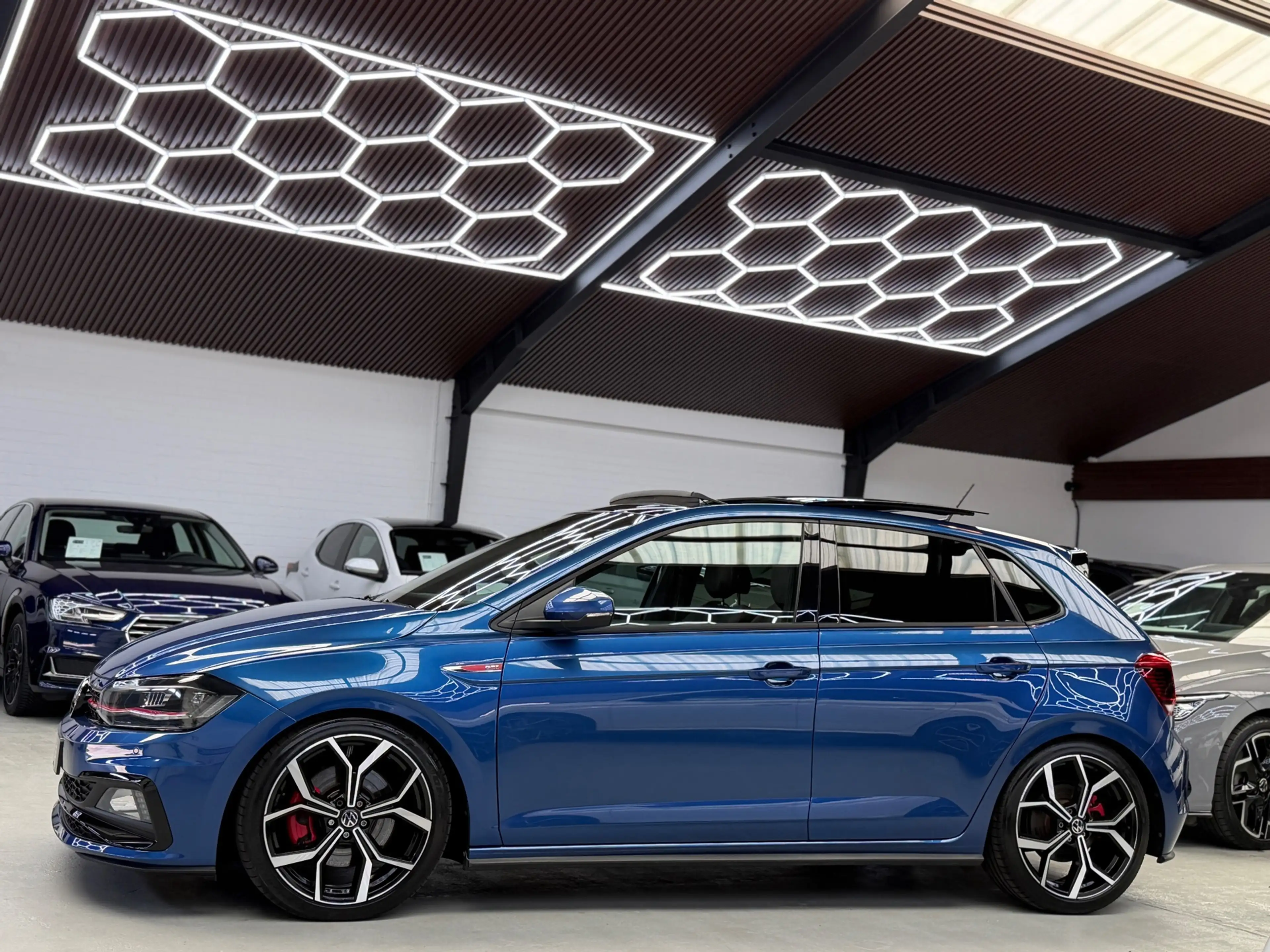 Volkswagen Polo GTI 2.0 TSI CarPlay Panorama — photo 15