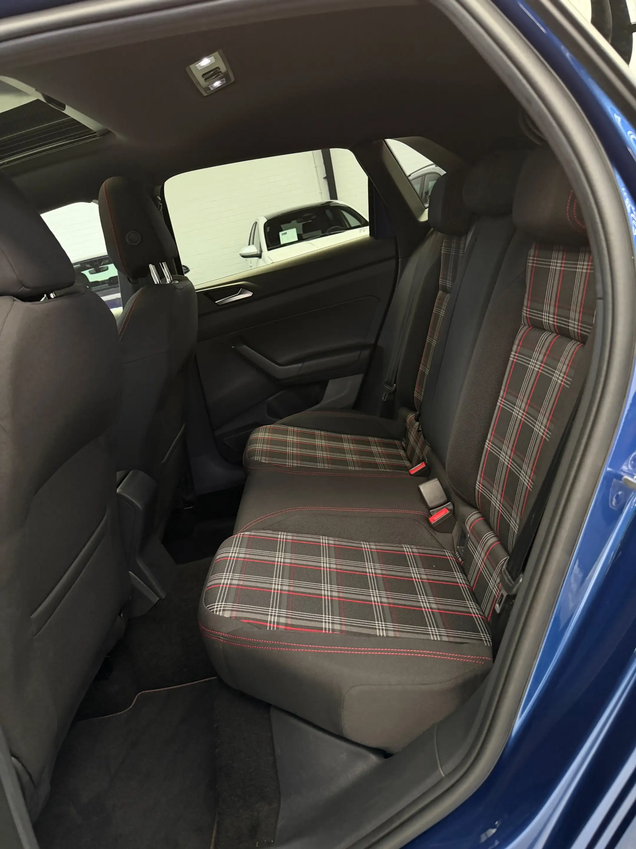 Volkswagen Polo GTI 2.0 TSI CarPlay Panorama — photo 5