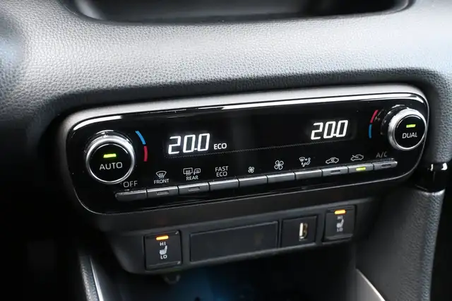 Mazda Mazda2 view 23
