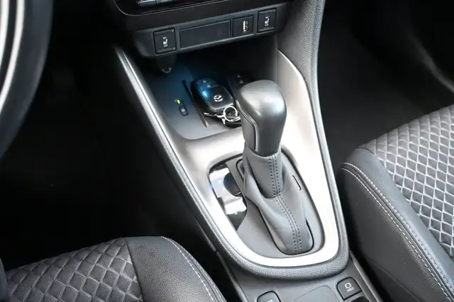 Mazda Mazda2 view 24