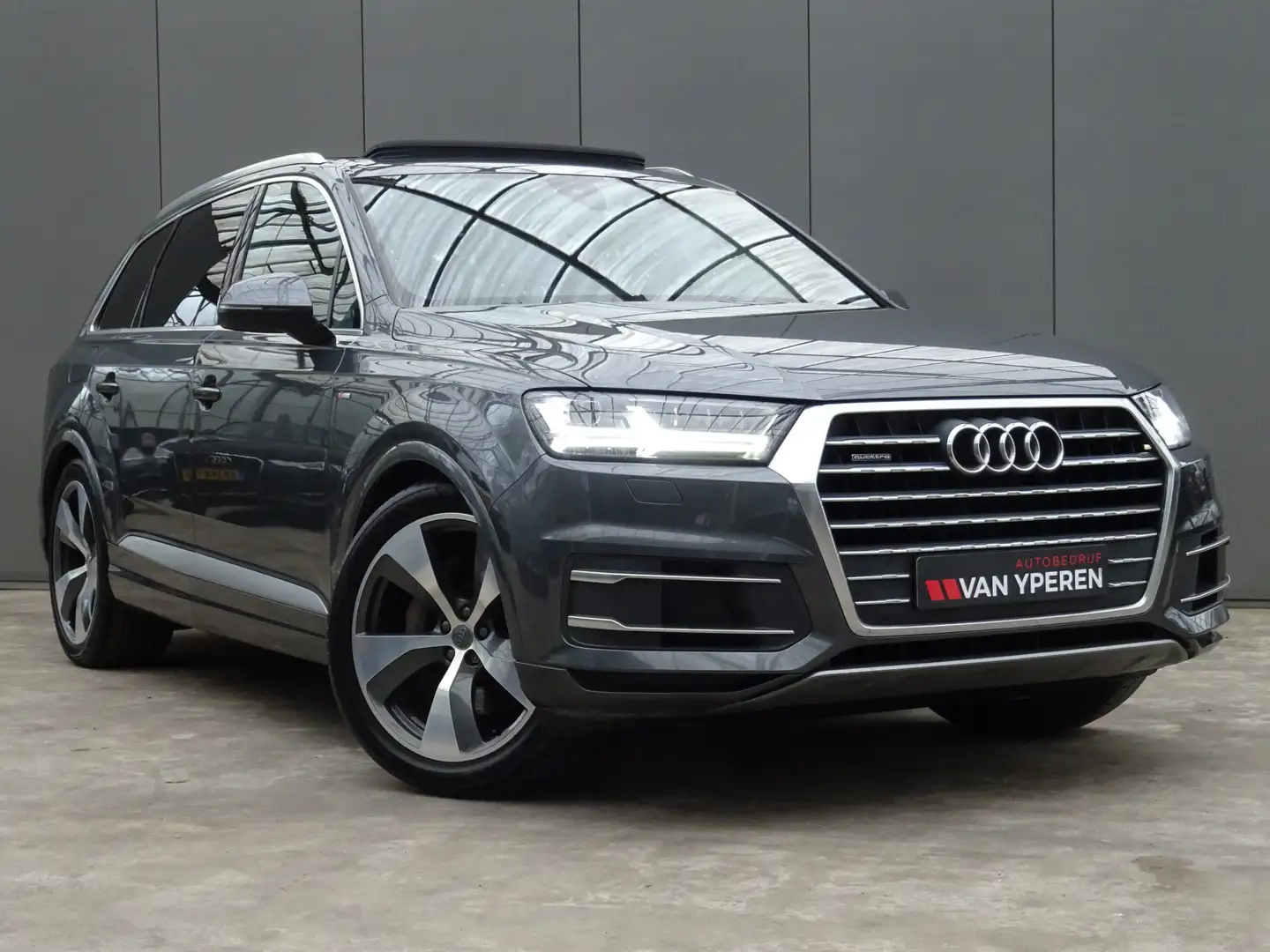 Audi Q7 S-LINE * GRIJS KENTEKEN * VAN * PANORAMADAK !! Gris - 2