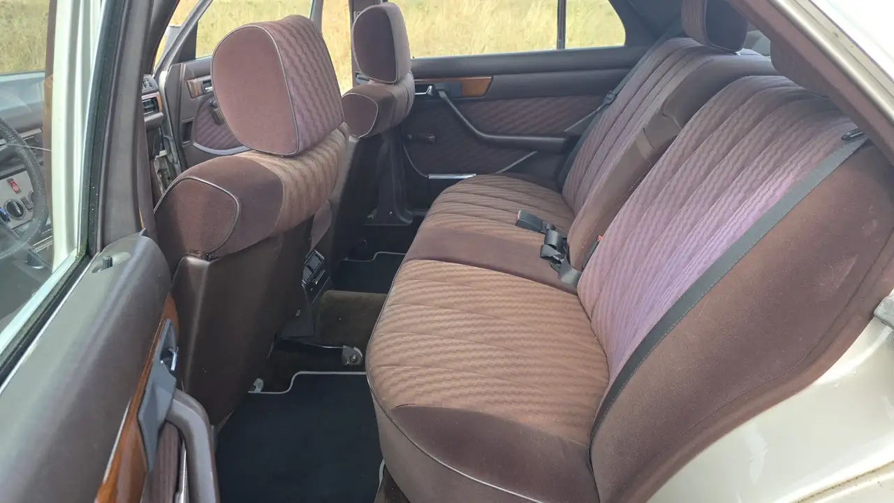 Mercedes-Benz S 260 SE, foto 11