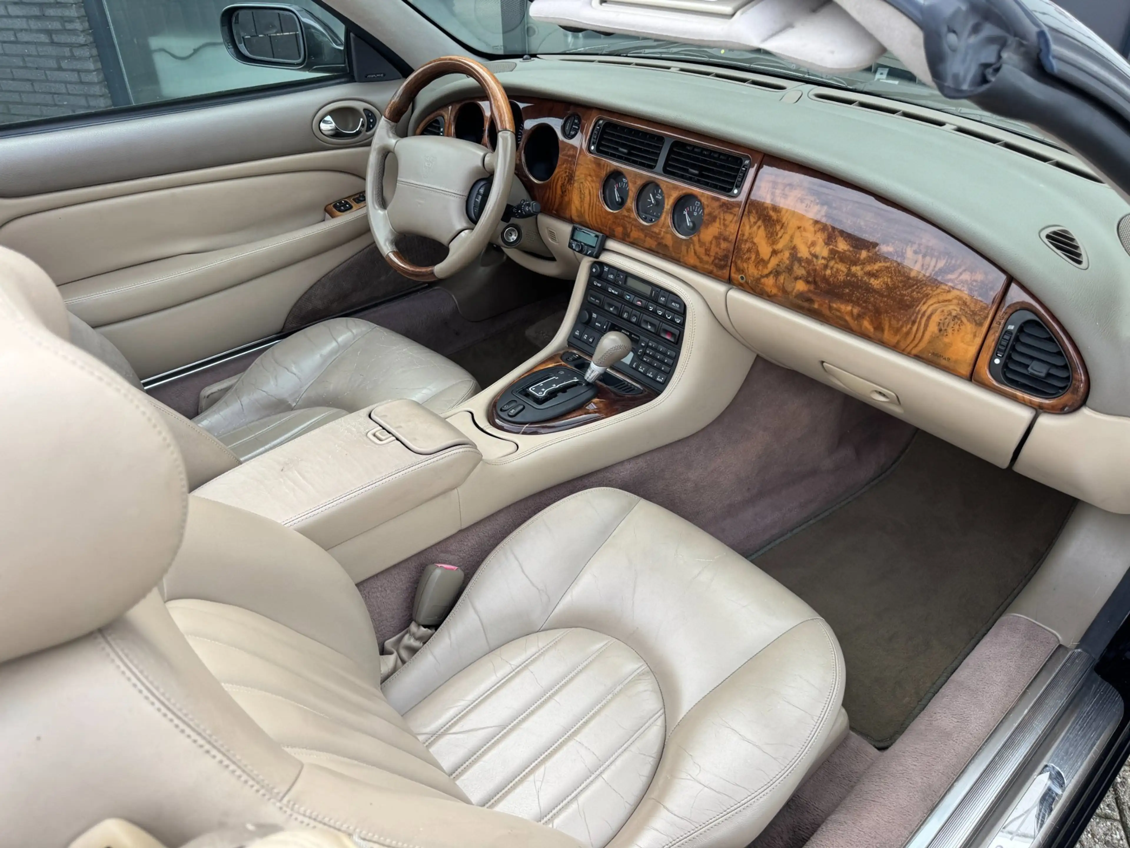 Jaguar XK8 4.0 V8 Convertible — photo 7