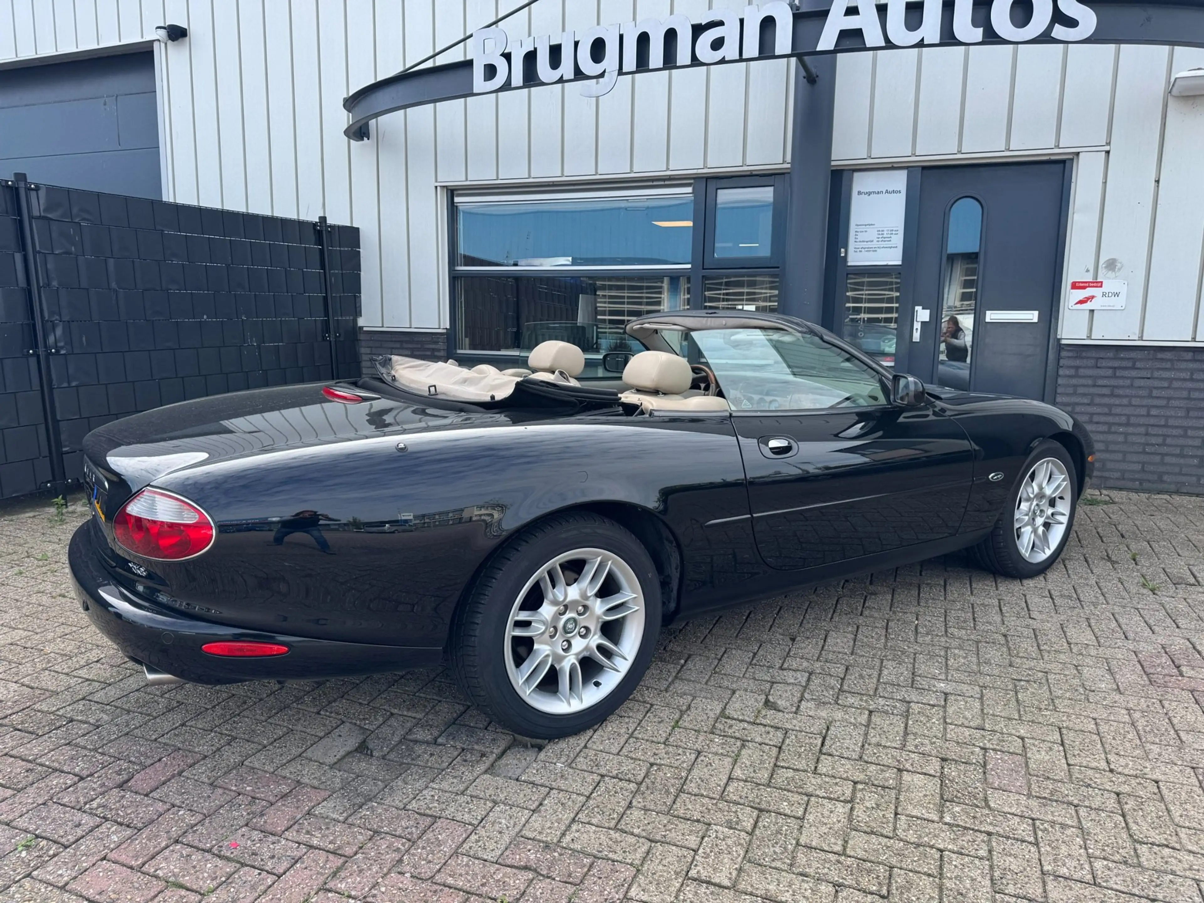 Jaguar XK8 4.0 V8 Convertible — photo 5